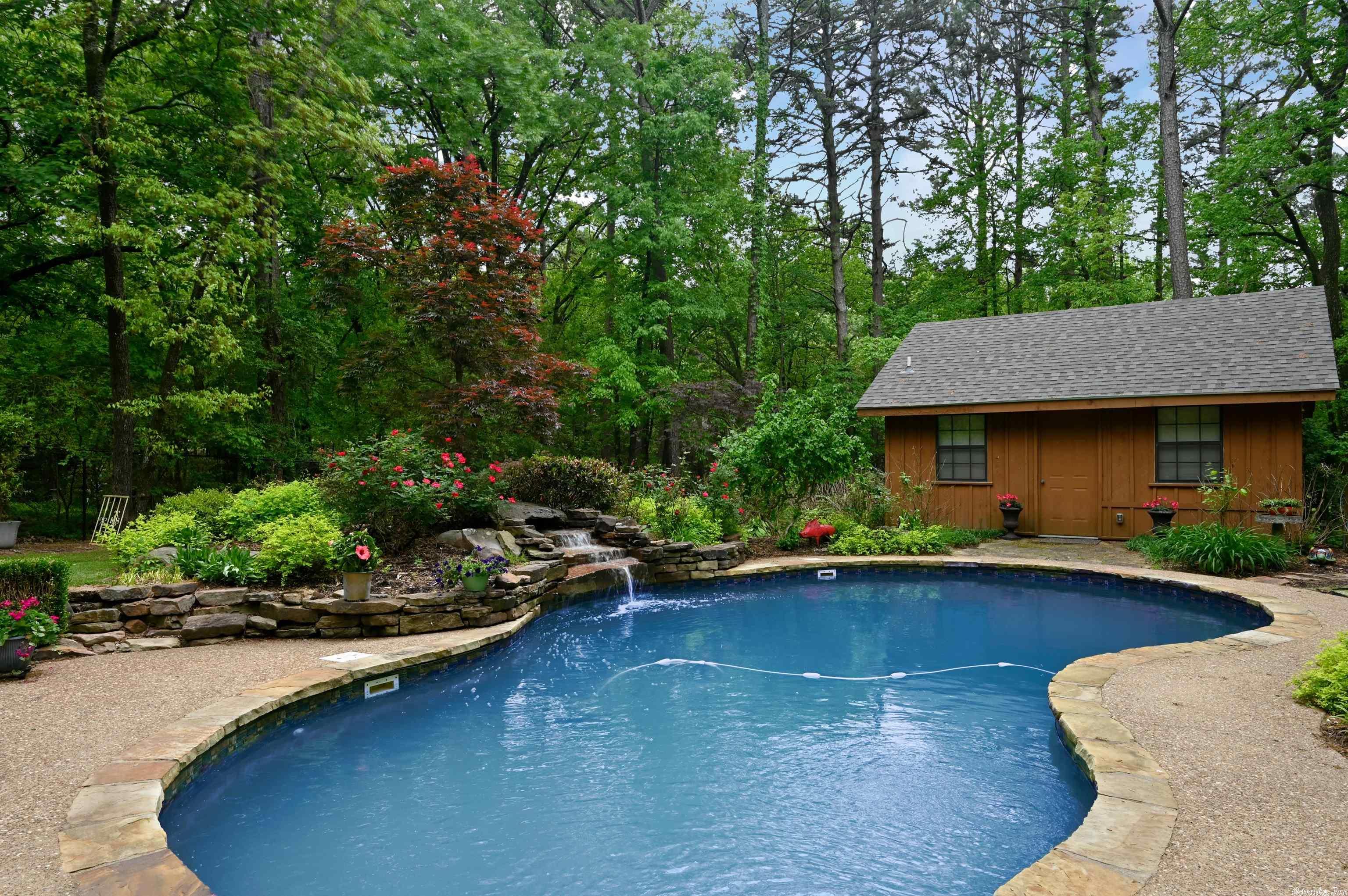 LANDS END - Residential