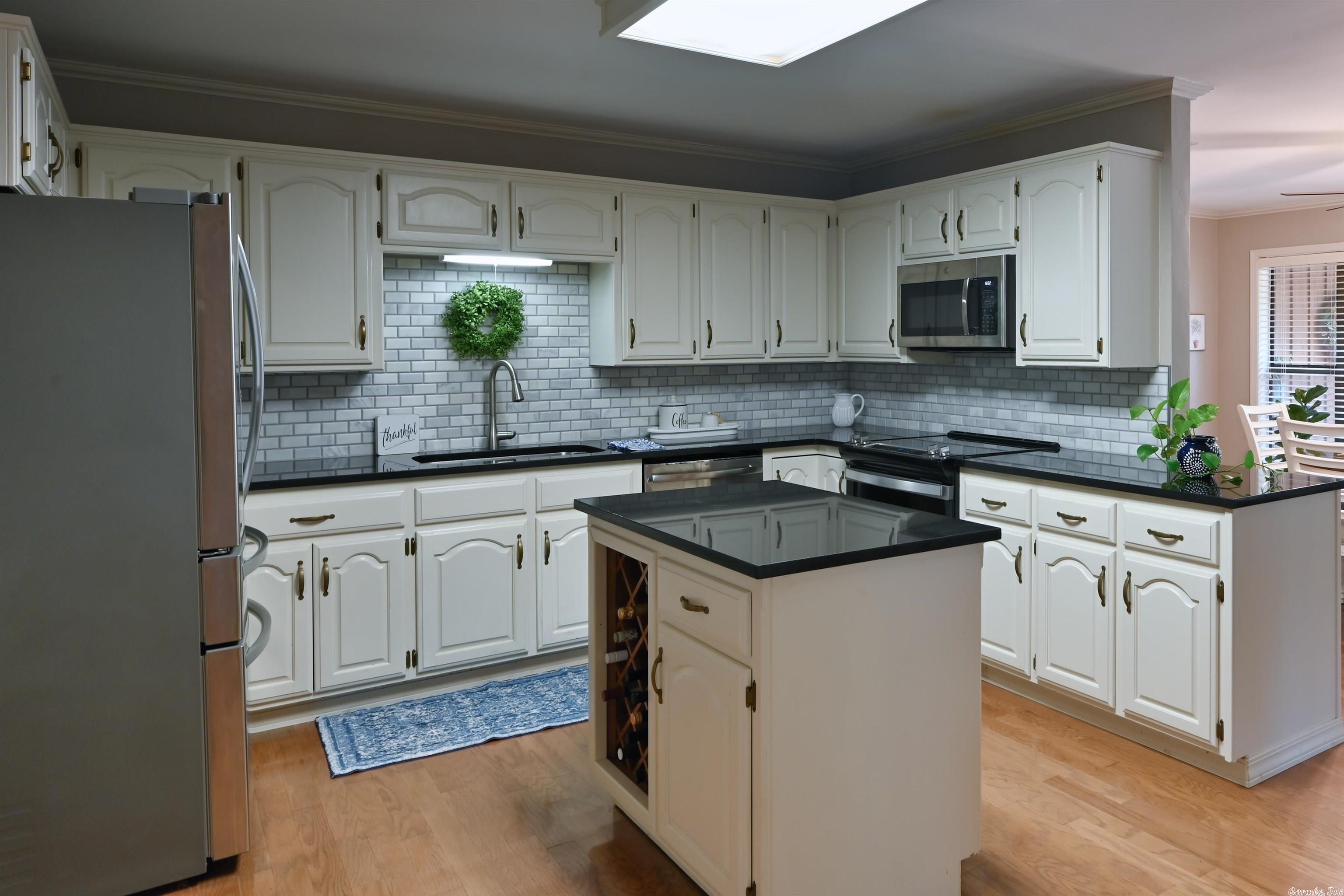 LANDS END - Residential