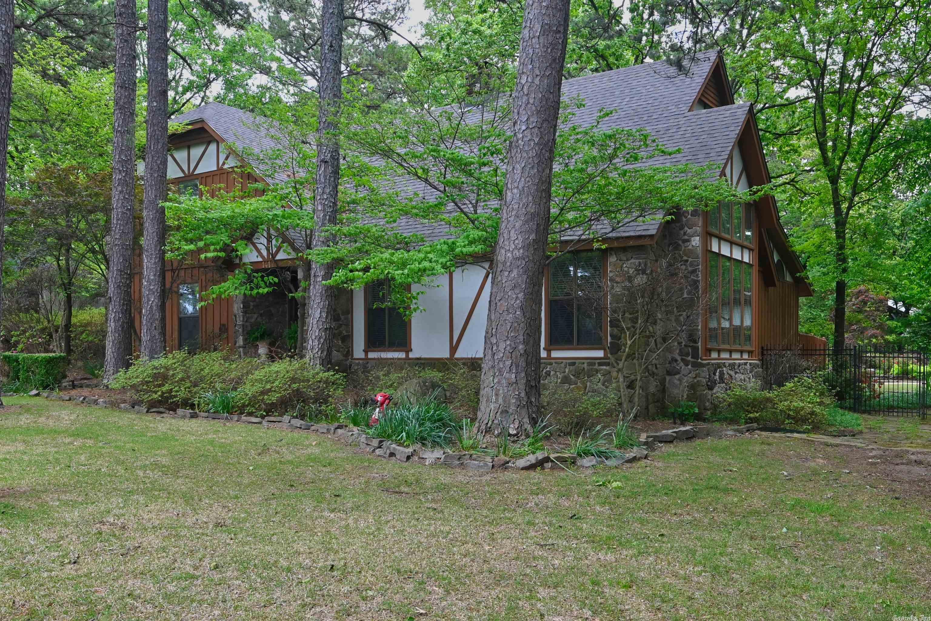 LANDS END - Residential