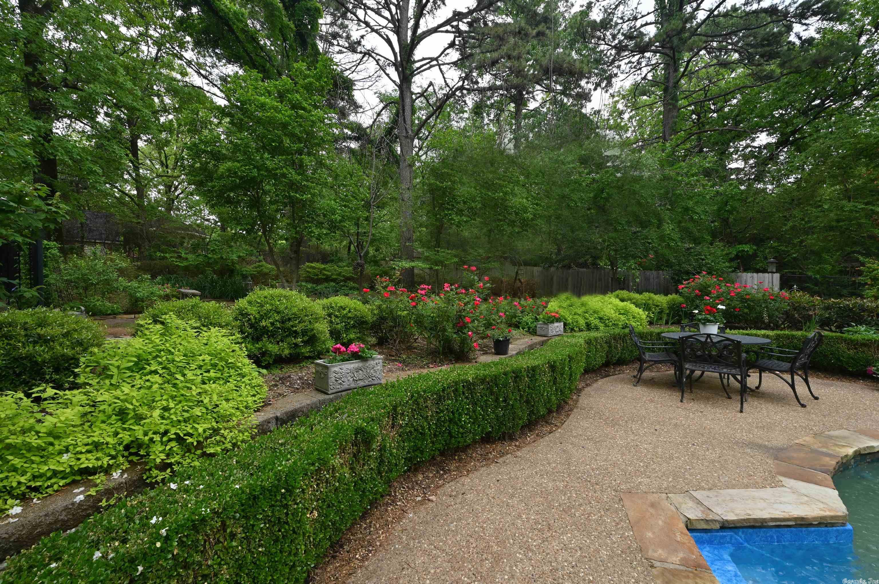 LANDS END - Residential