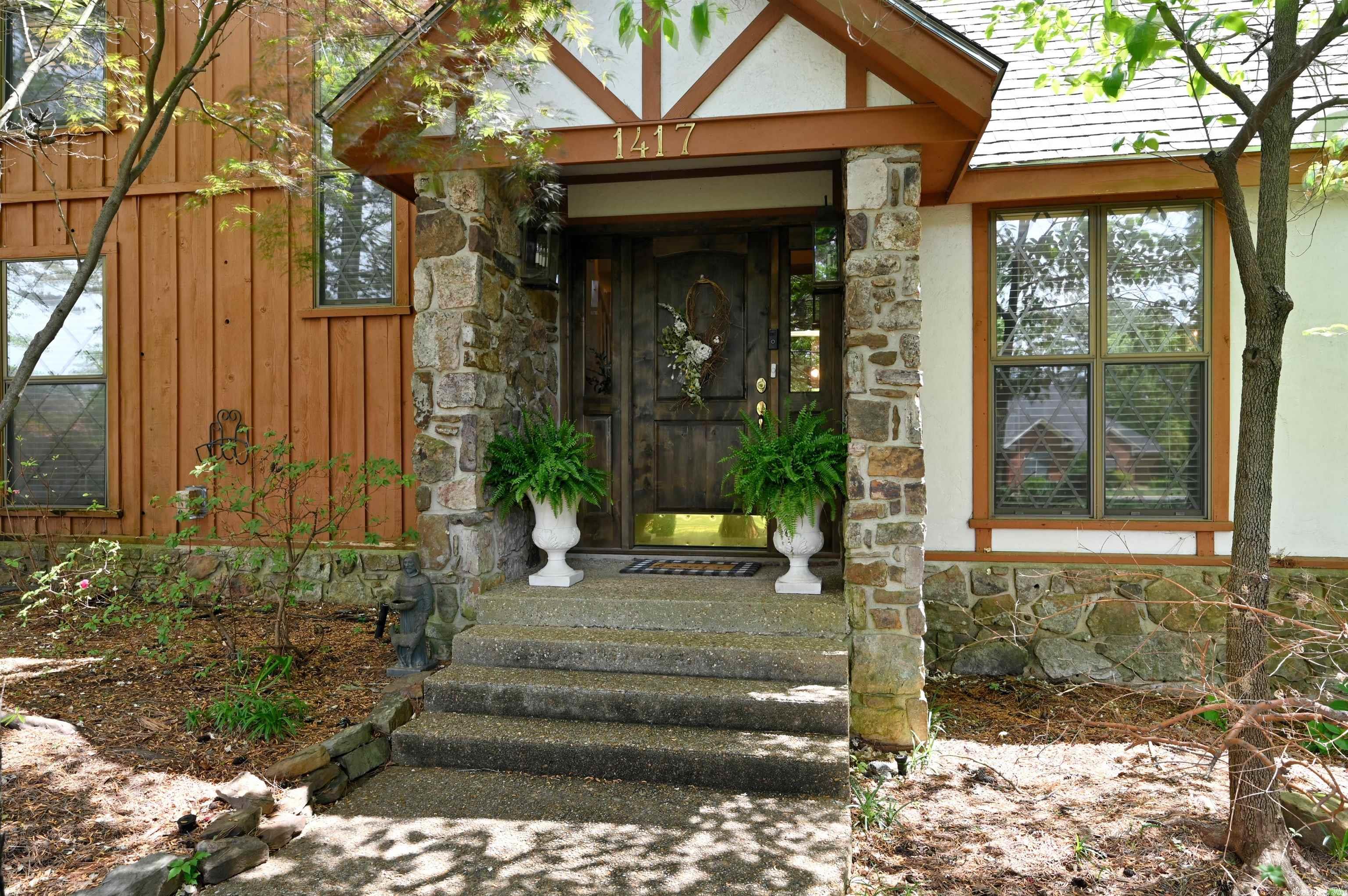 LANDS END - Residential