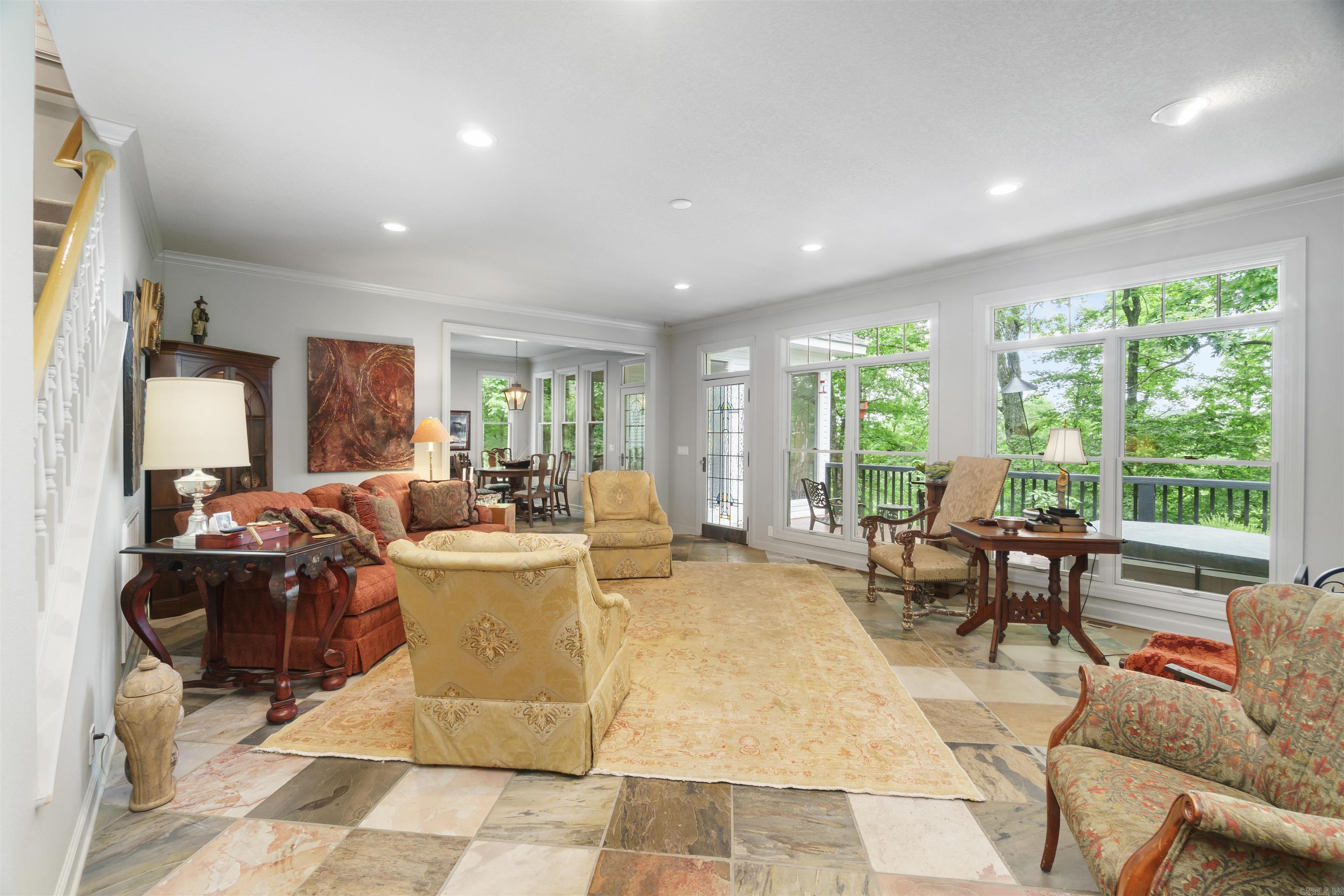 ALTA VISTA - Residential