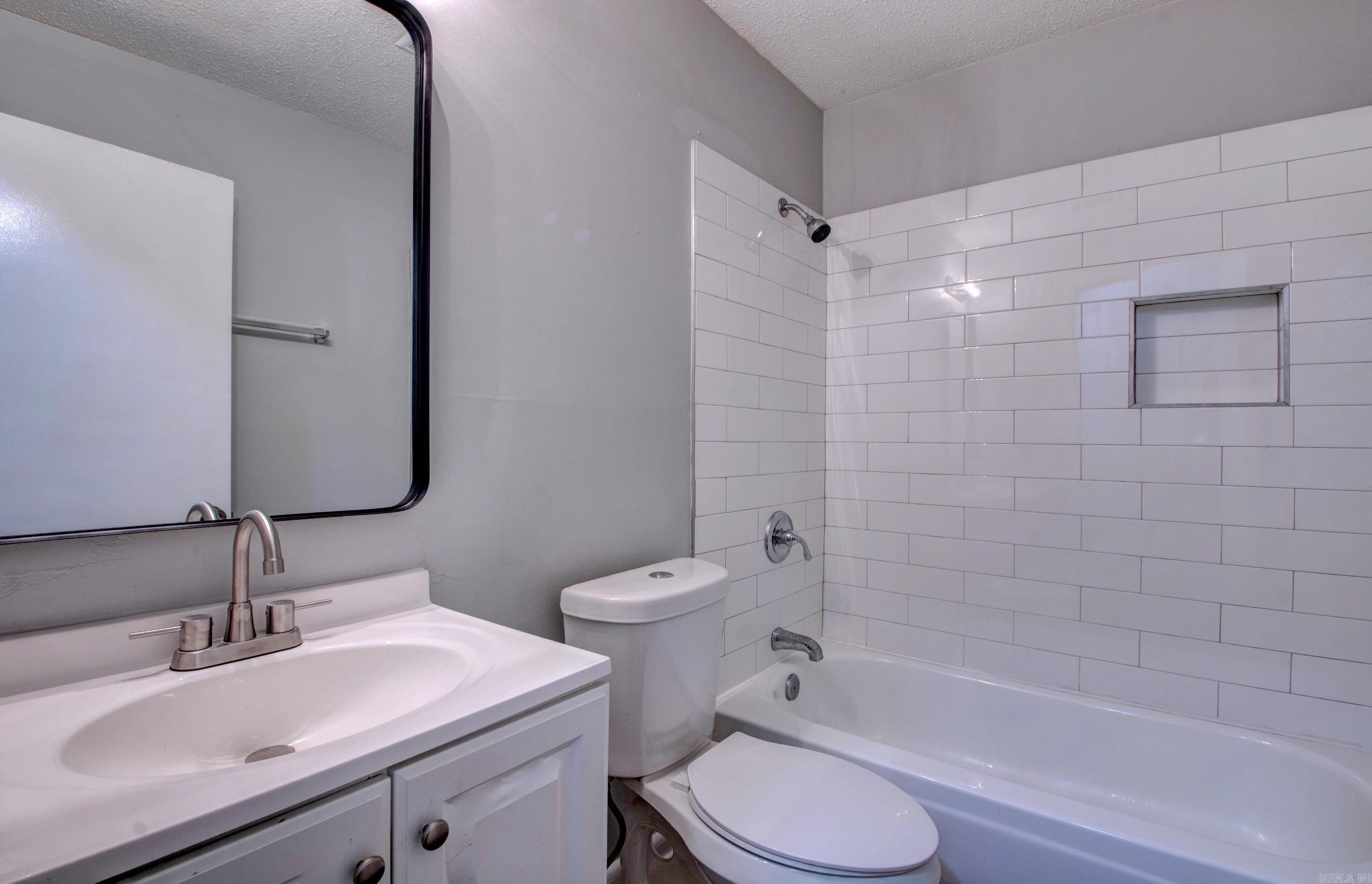 Ratterees - Residential Lease