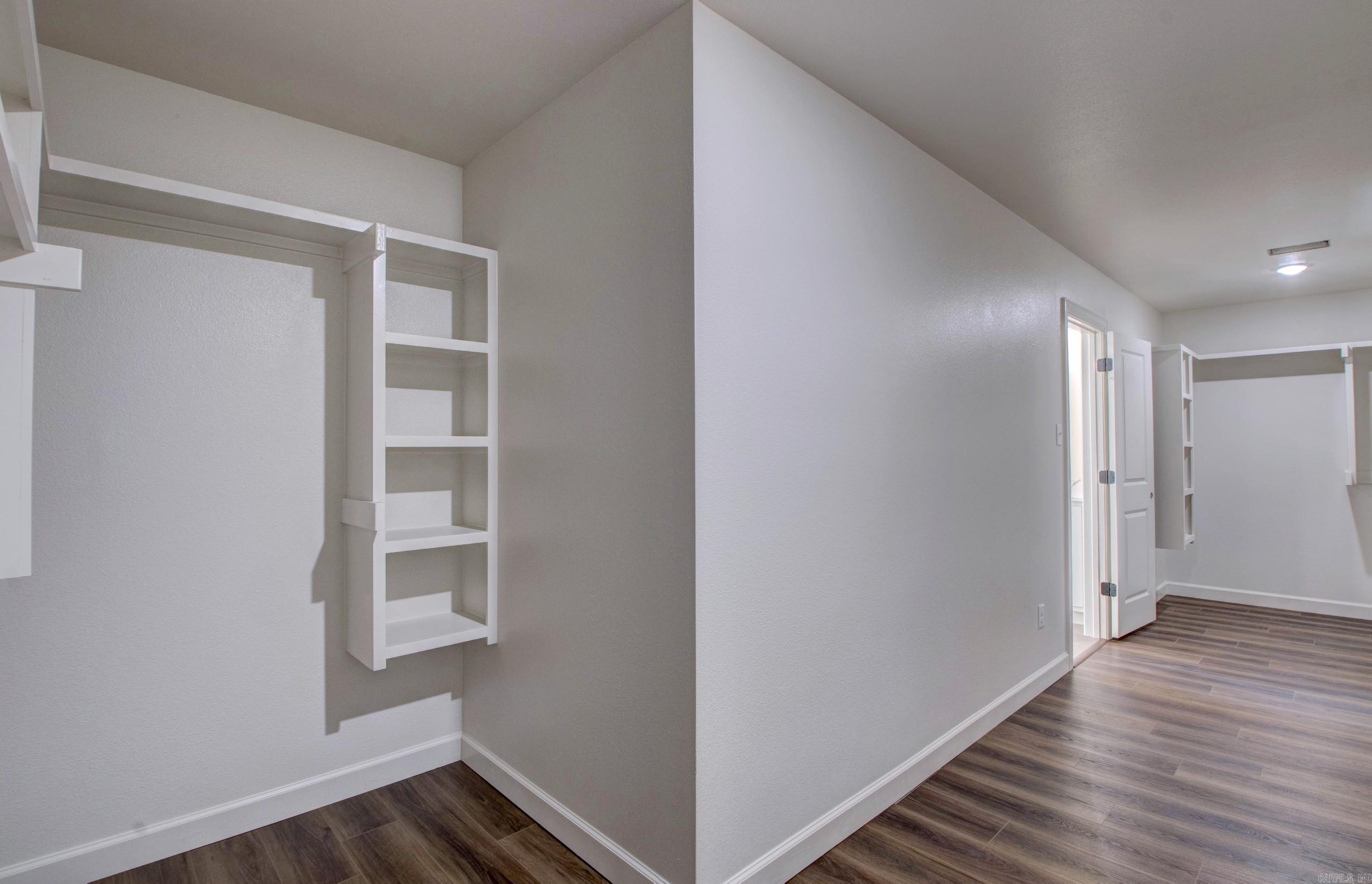 COUNTRY CLUB OF ARK THE - Residential