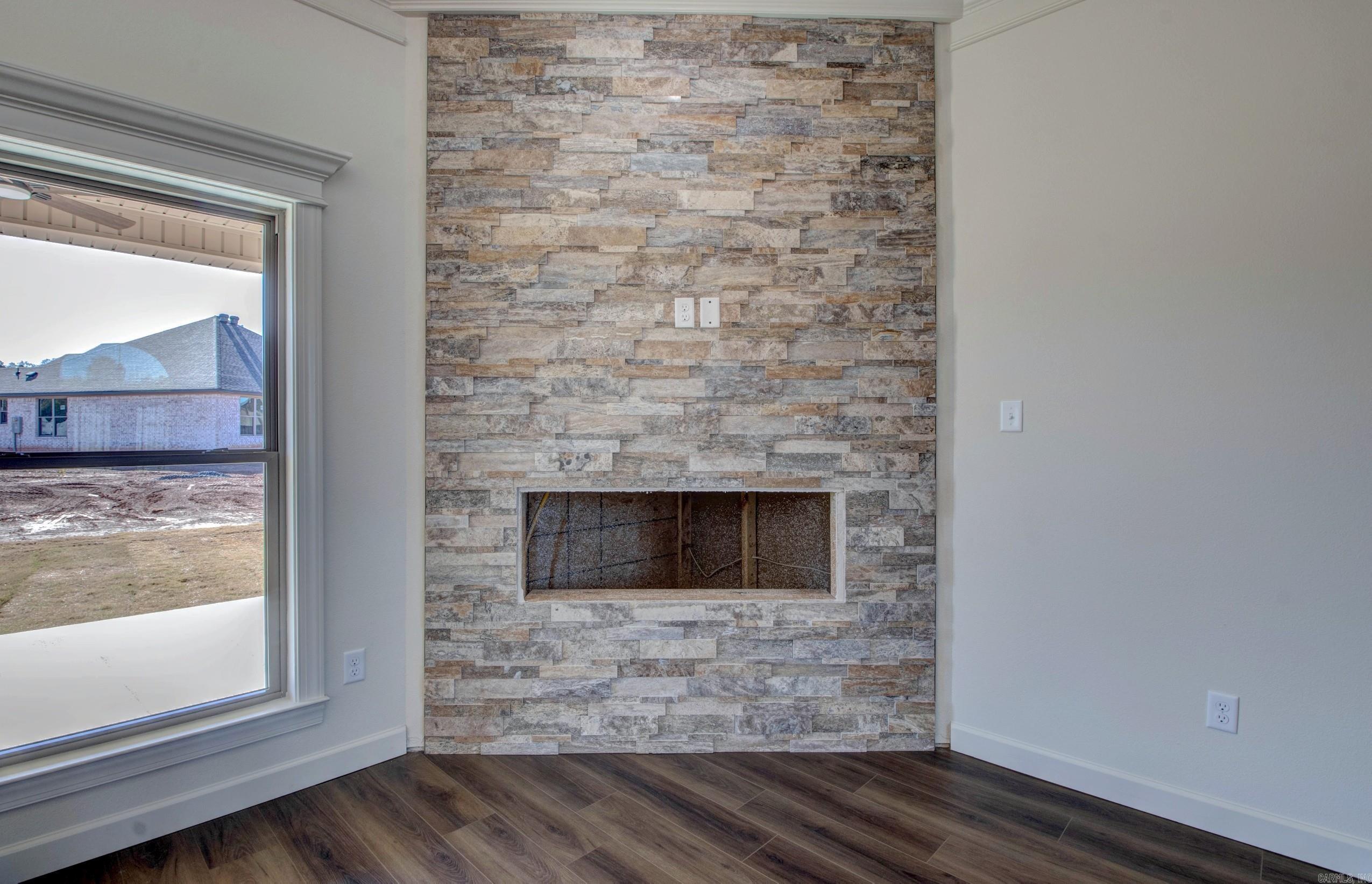 COUNTRY CLUB OF ARK THE - Residential