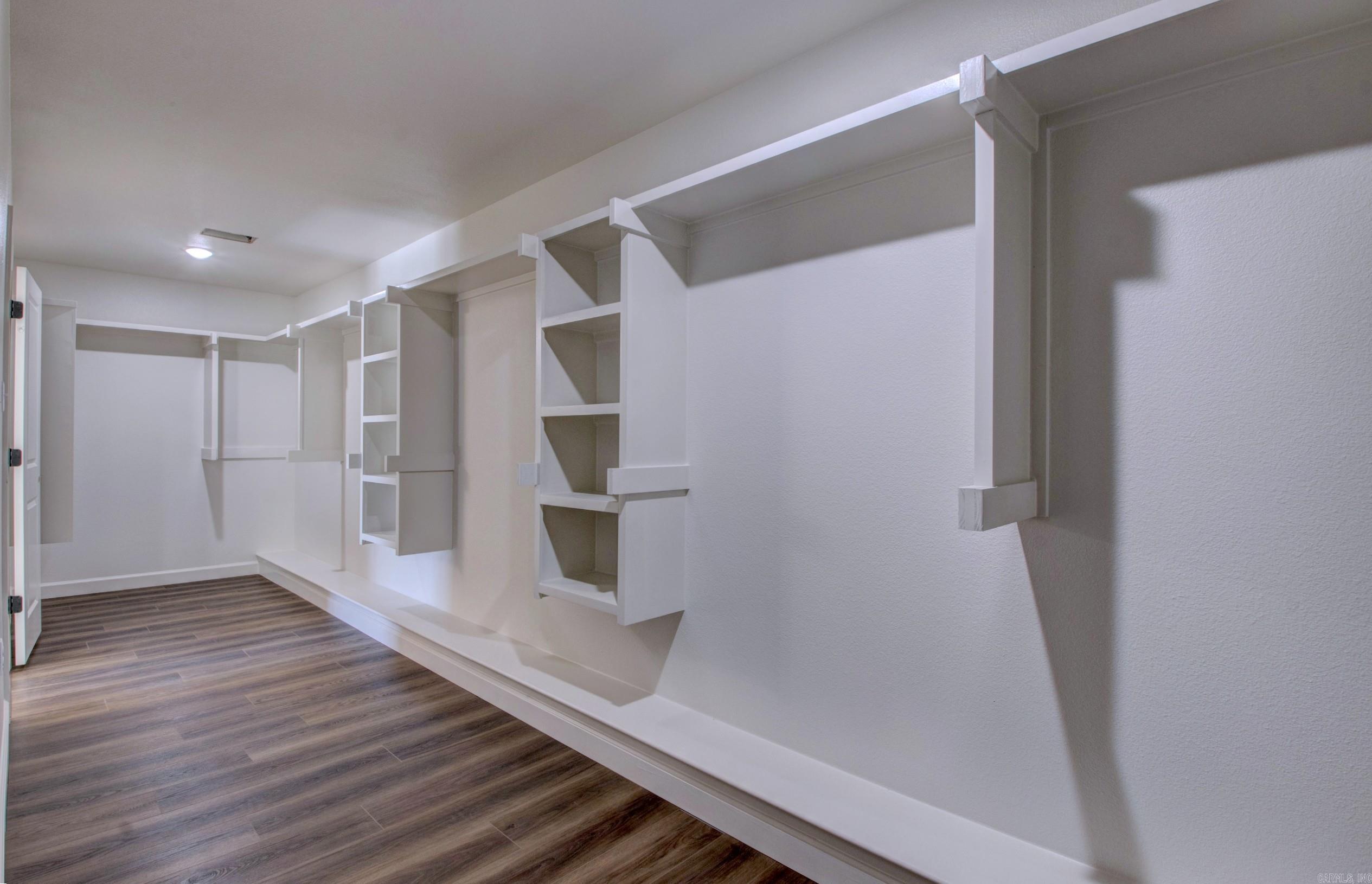 COUNTRY CLUB OF ARK THE - Residential