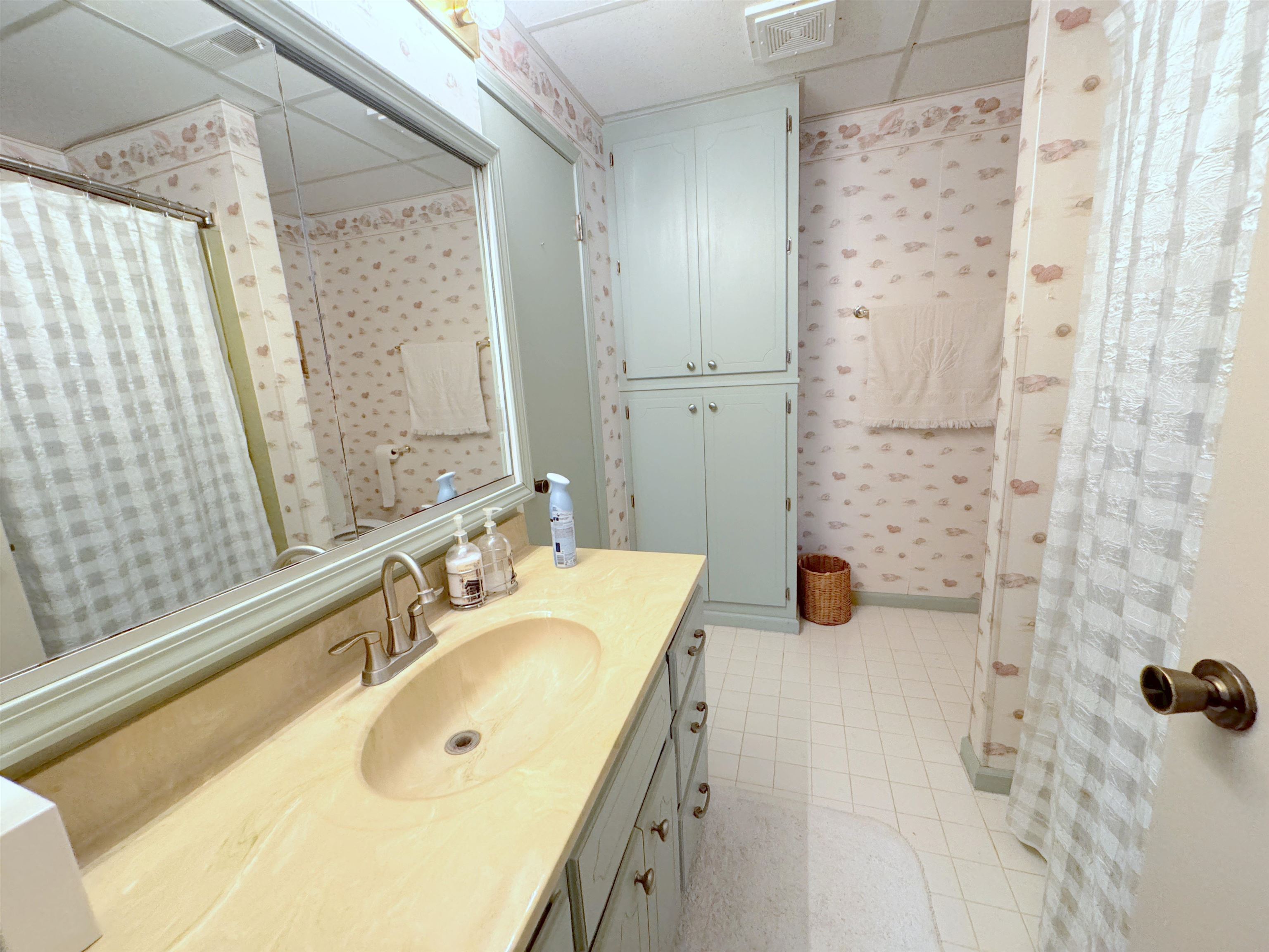 KIMA THIRD - Residential