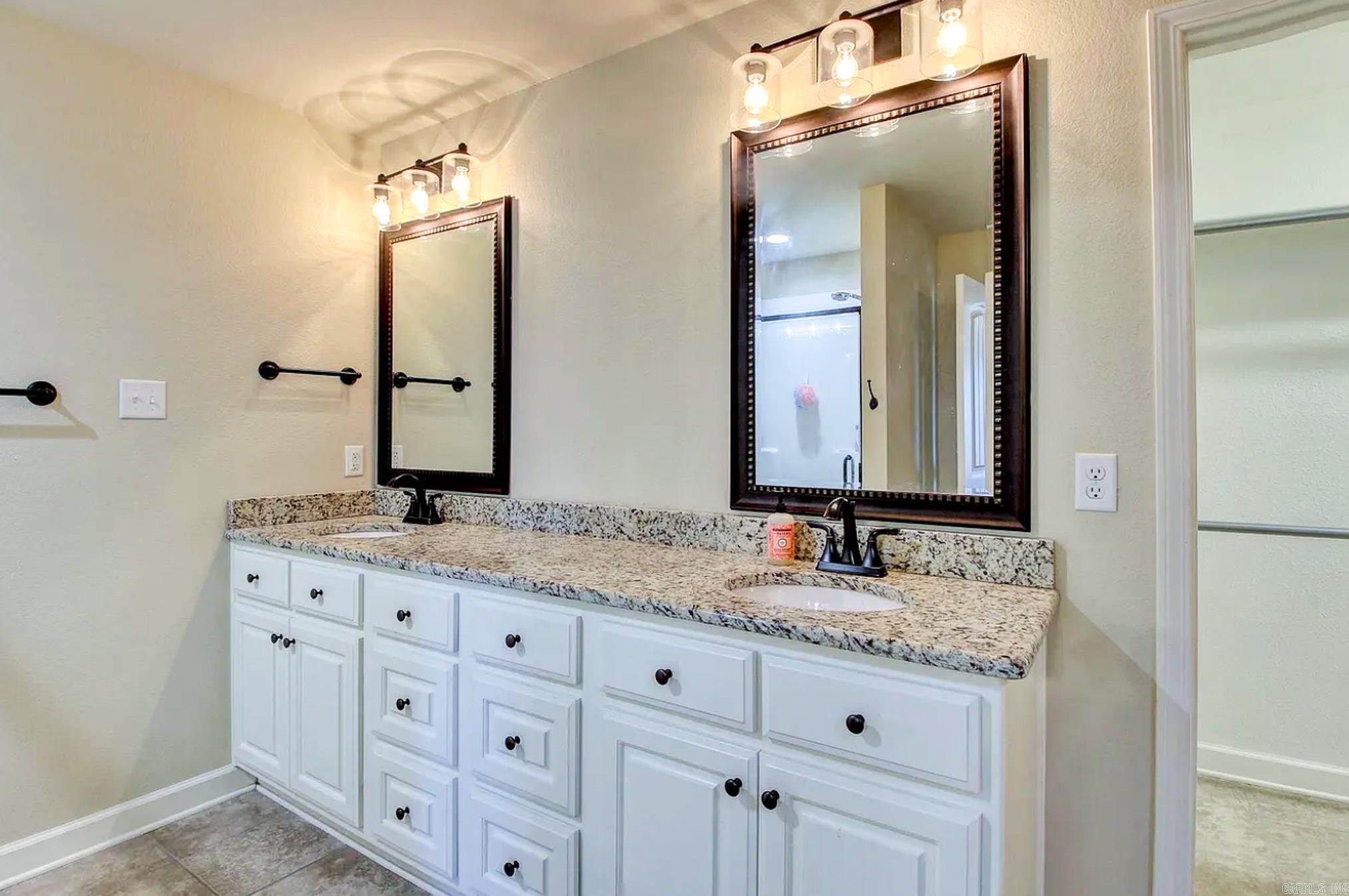 HUNTINGTON PLACE - Residential Lease