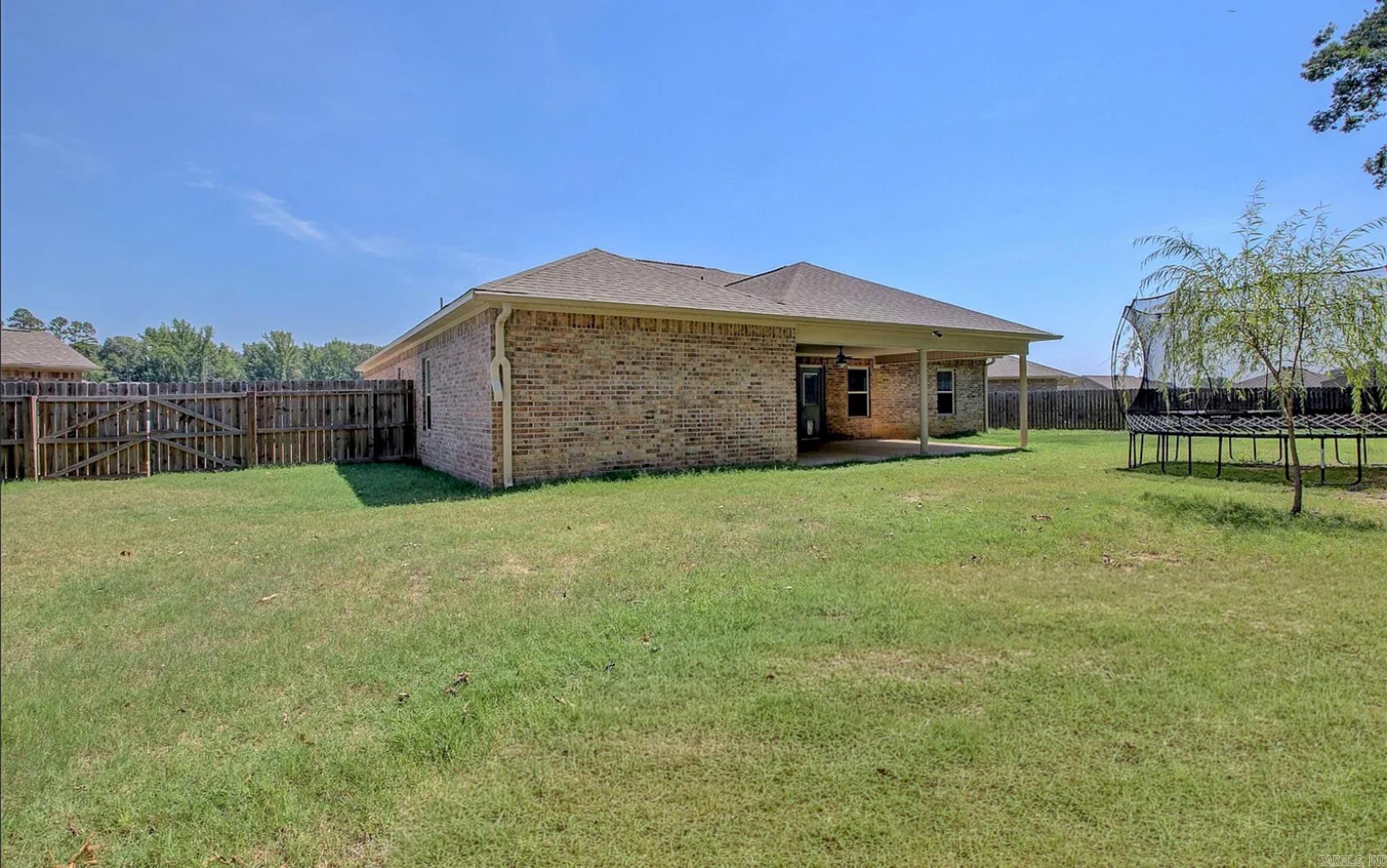HUNTINGTON PLACE - Residential Lease
