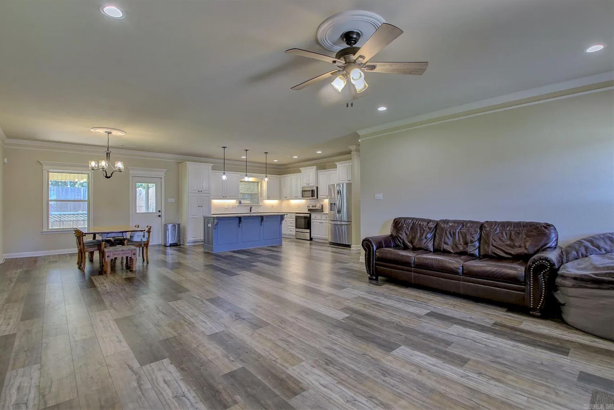 HUNTINGTON PLACE - Residential Lease