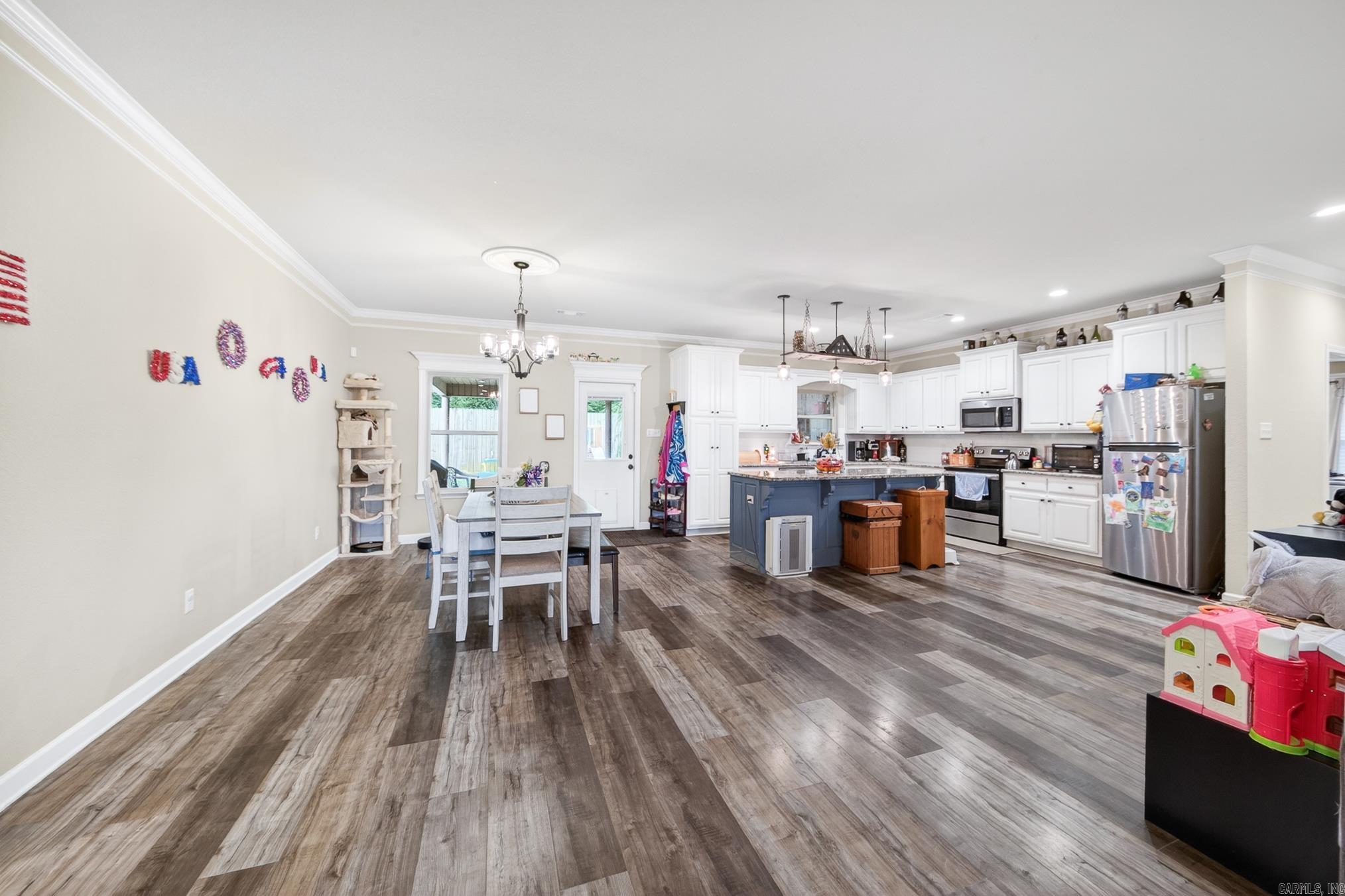 HUNTINGTON PLACE - Residential Lease