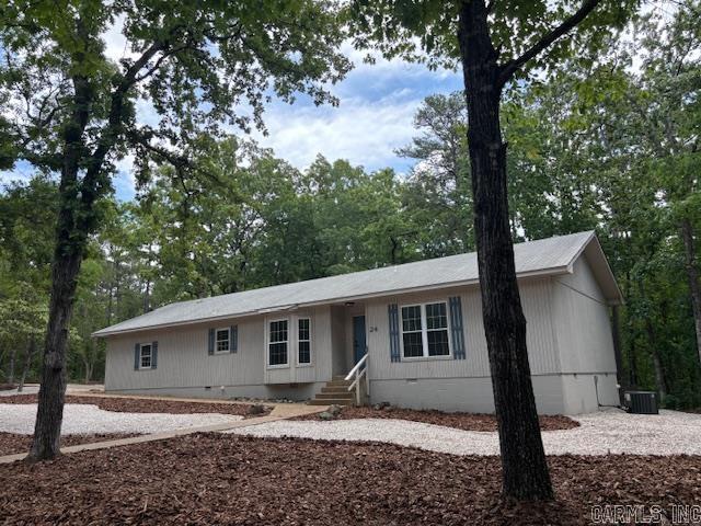 Newly remodeled and renovated charmer in a quiet, established neighborhood. This is the perfect home for an investor or singles or empty nesters who want to take advantage of the natural beauty, serenity and safety offered by Hot Springs Village. With a fenced yard, this is perfect for your four legged friend, as well. Updated floors throughout, brand new appliances and a lot of storage for a smaller home.