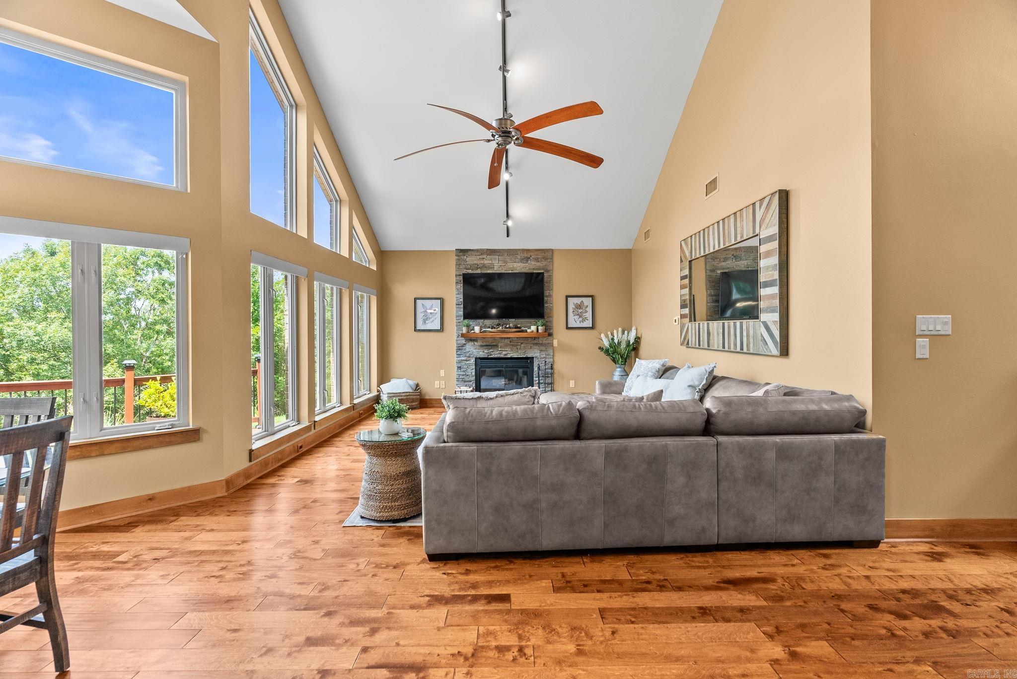 EAGLE RIDGE ESTATES - Residential