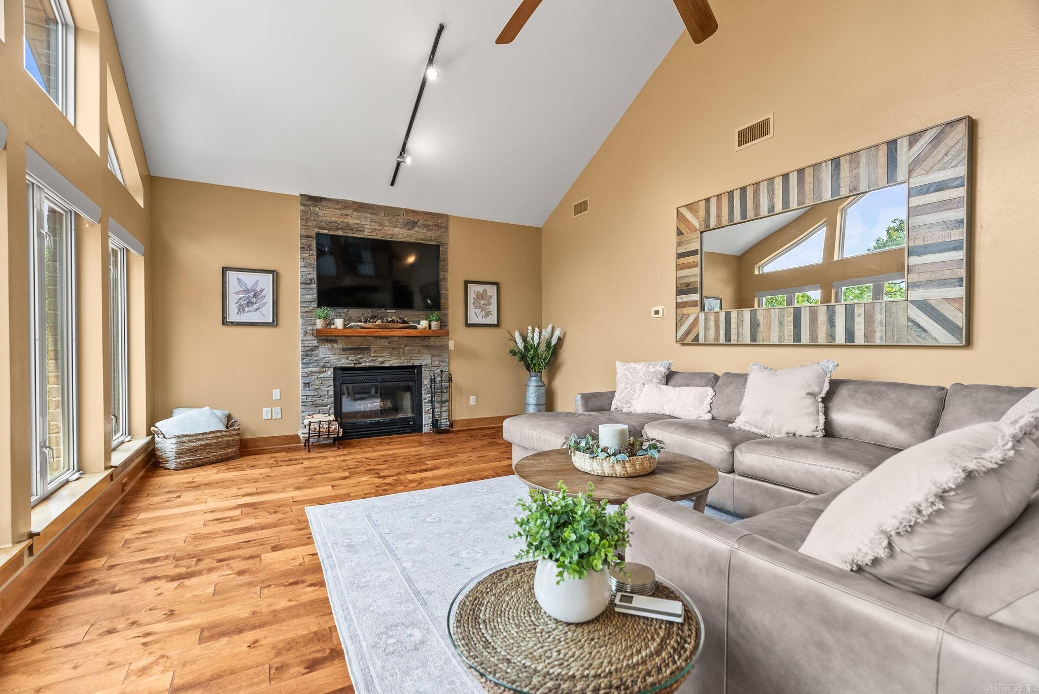 EAGLE RIDGE ESTATES - Residential