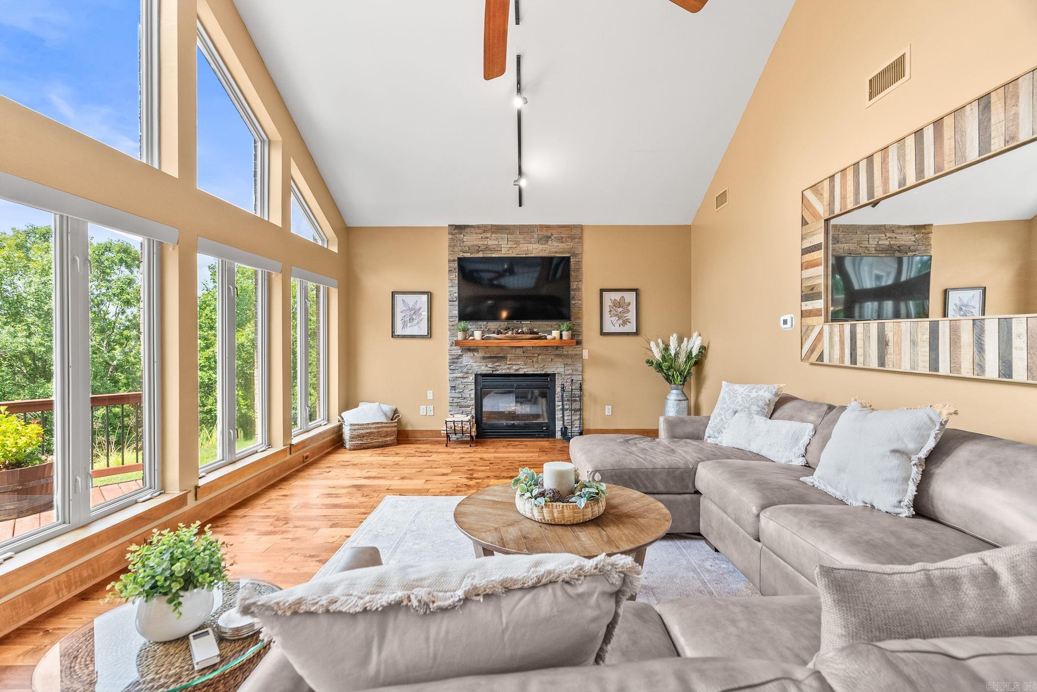 EAGLE RIDGE ESTATES - Residential