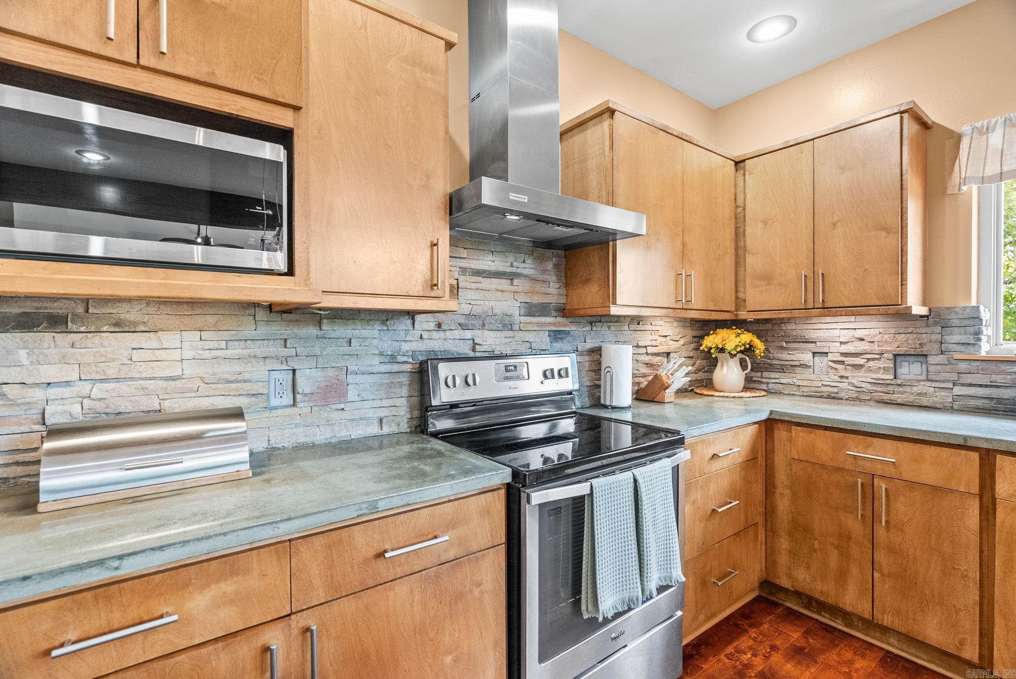 EAGLE RIDGE ESTATES - Residential