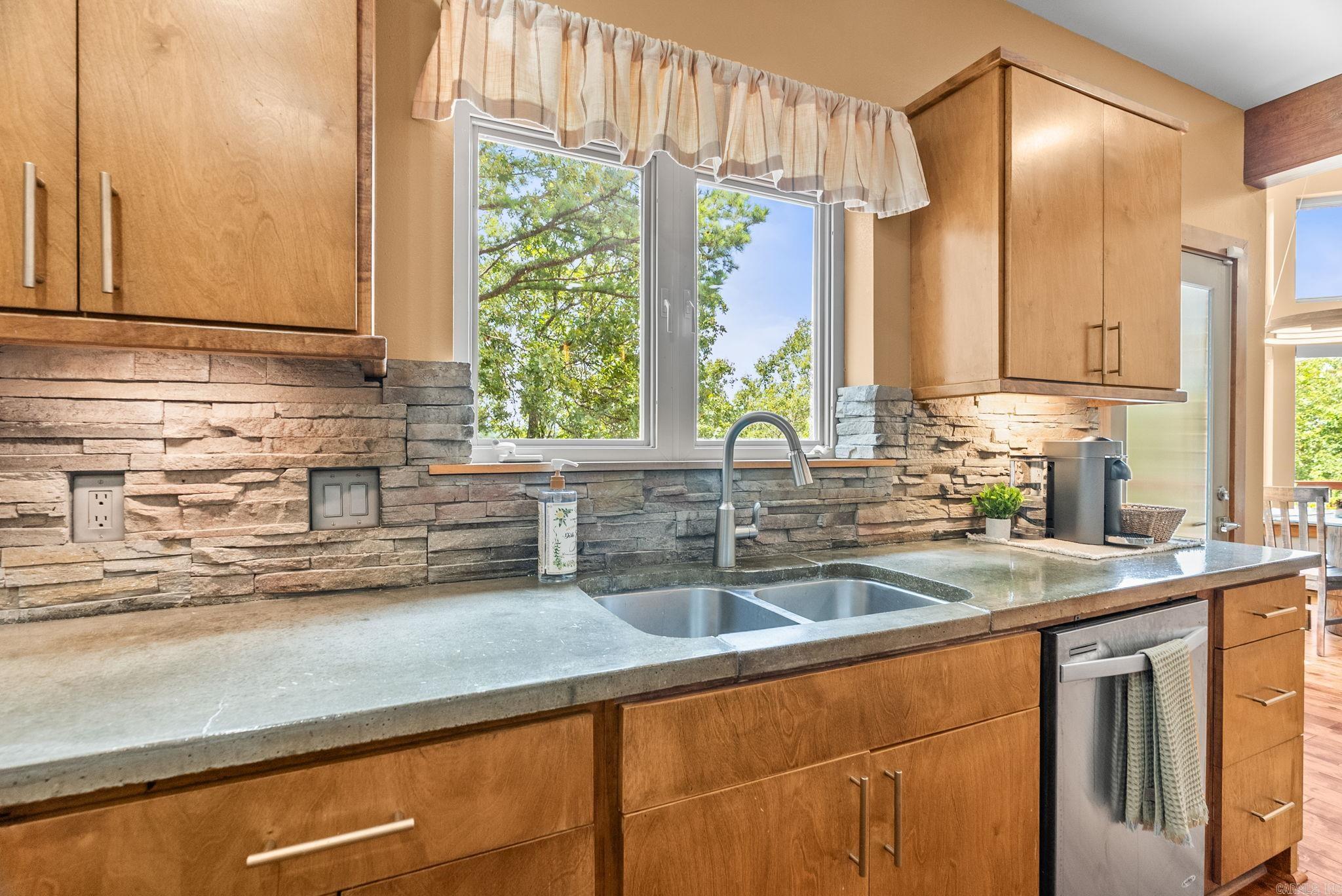 EAGLE RIDGE ESTATES - Residential