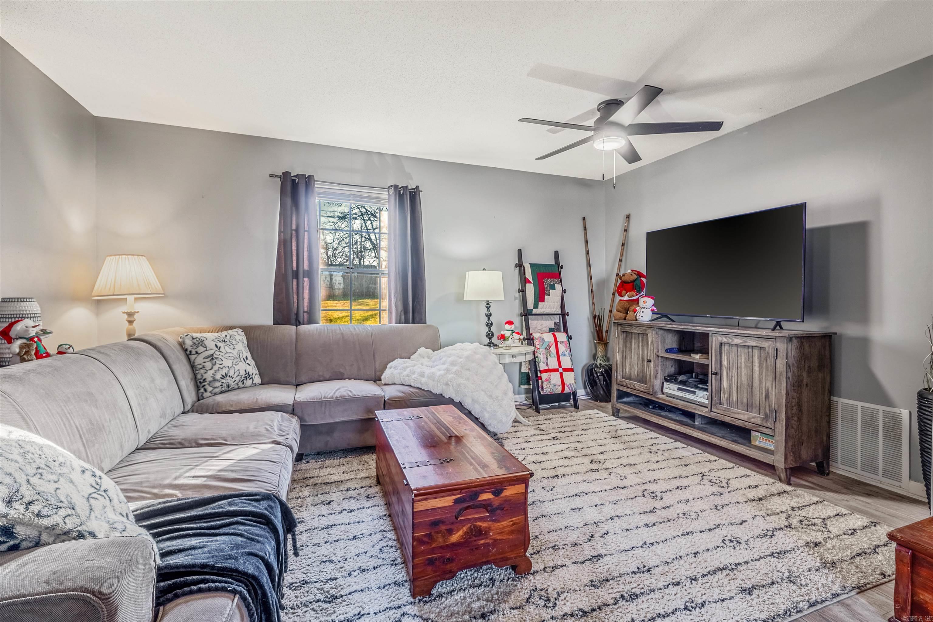 INDIANHEAD LAKES EST - Residential