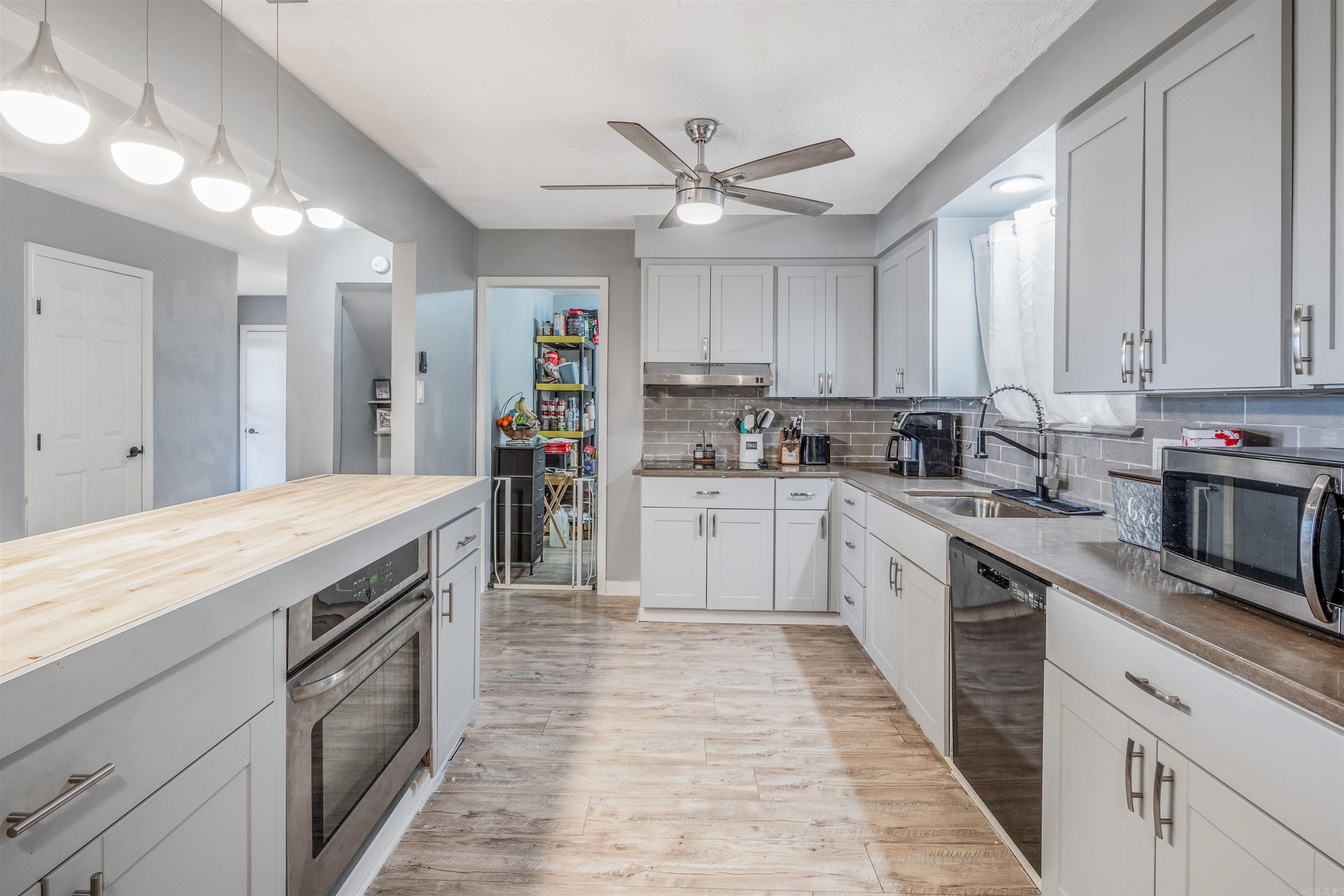 INDIANHEAD LAKES EST - Residential