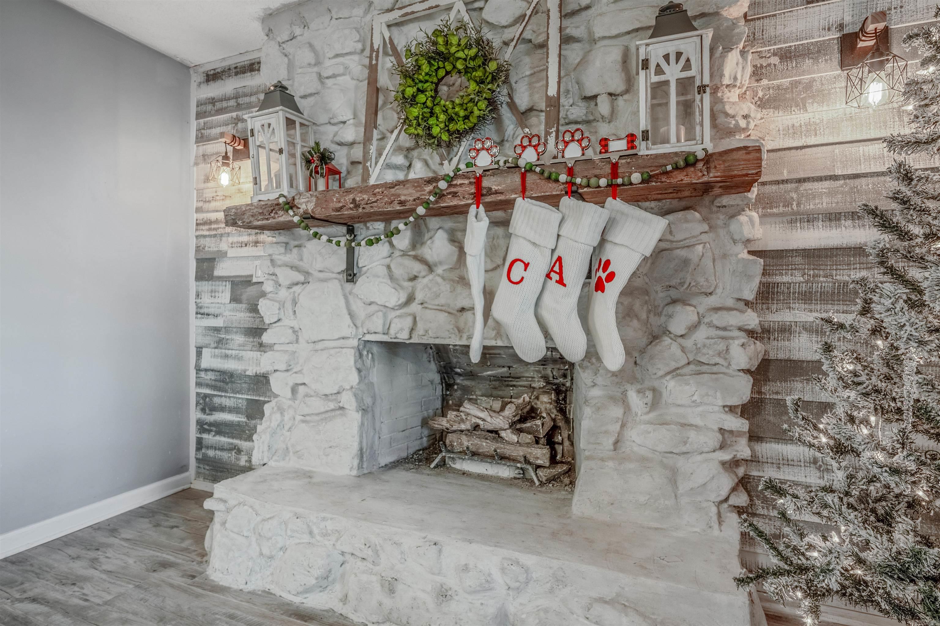 INDIANHEAD LAKES EST - Residential