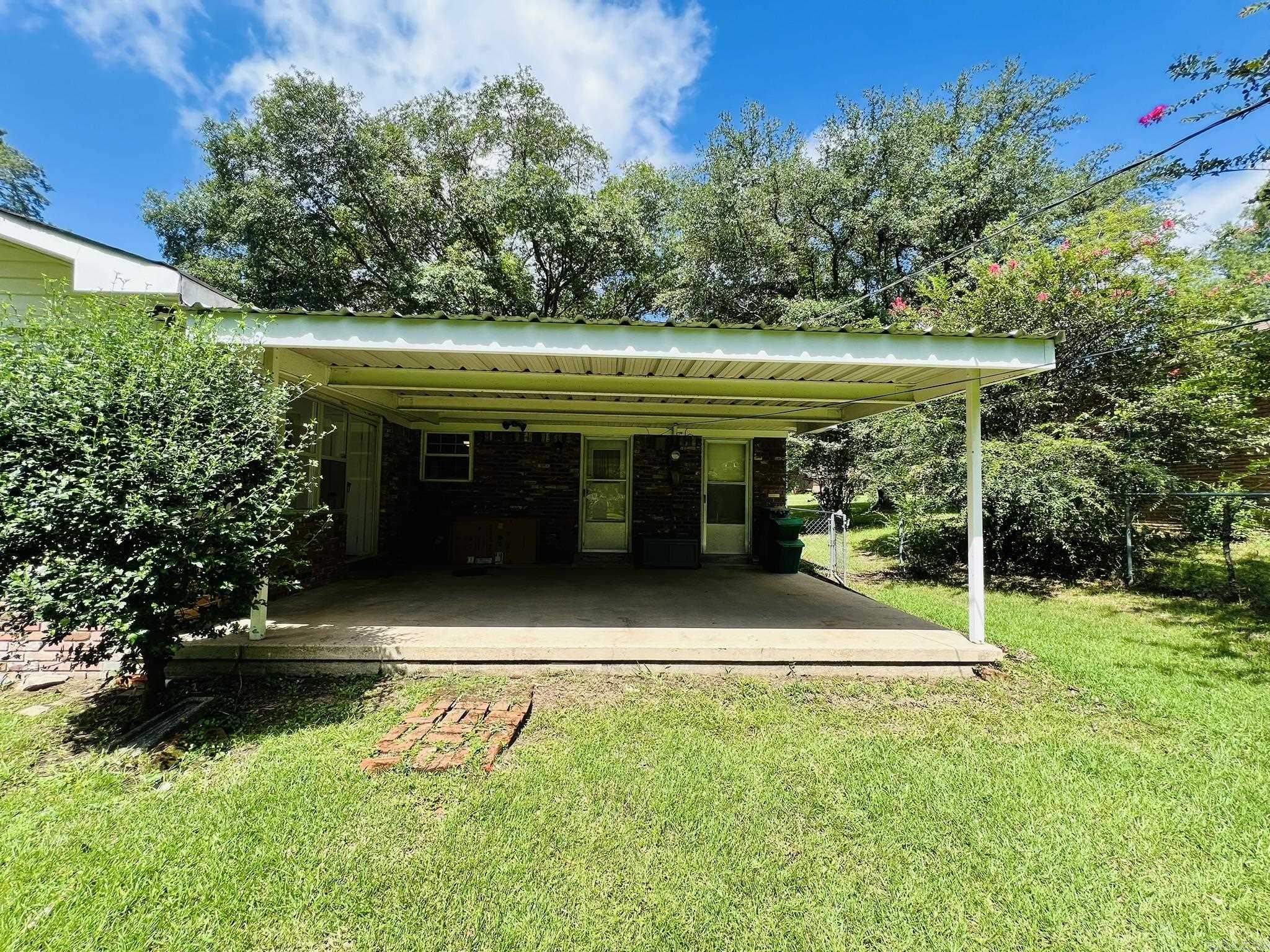 MIKE BERG LAKE - Residential