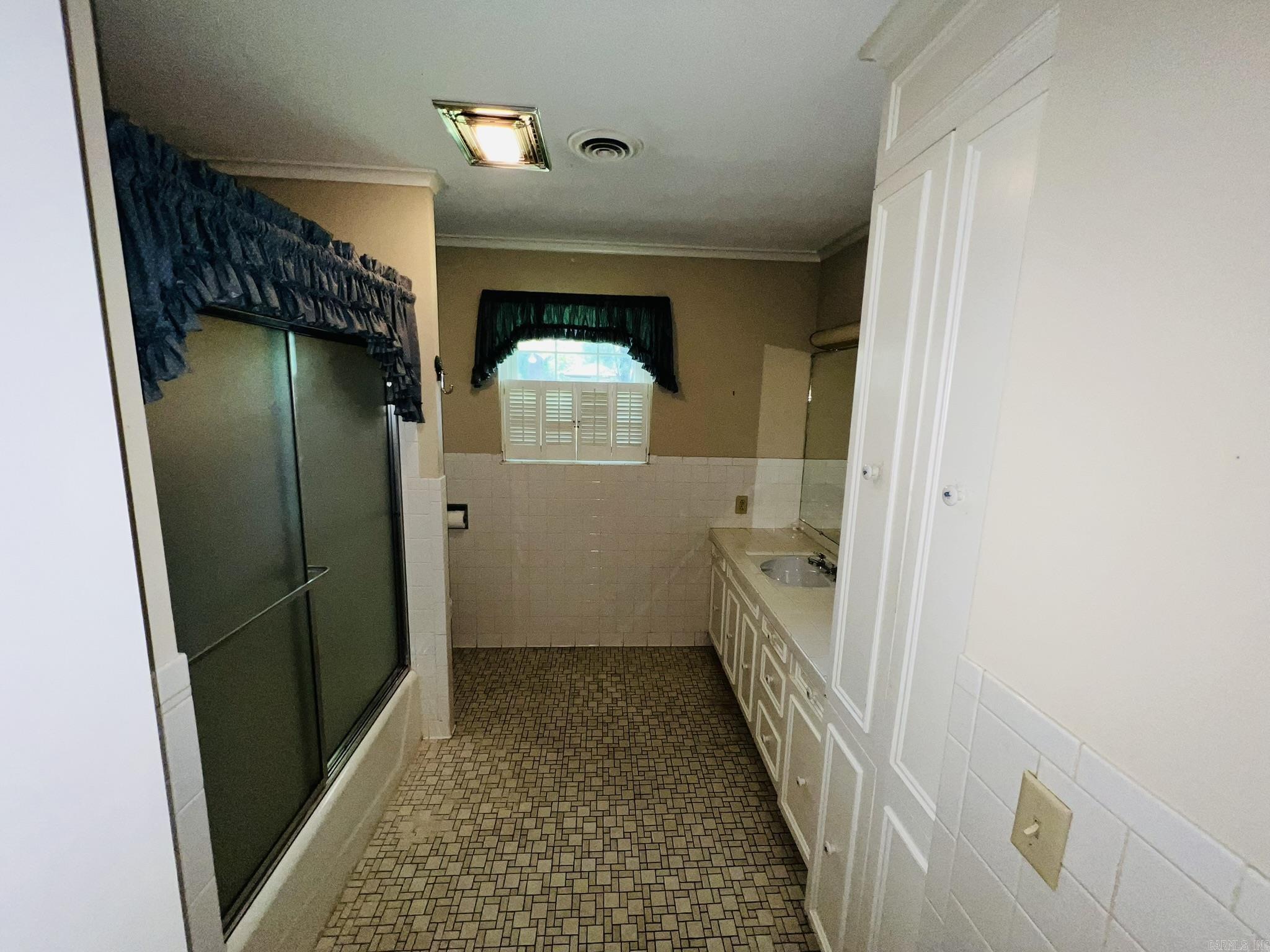 MIKE BERG LAKE - Residential