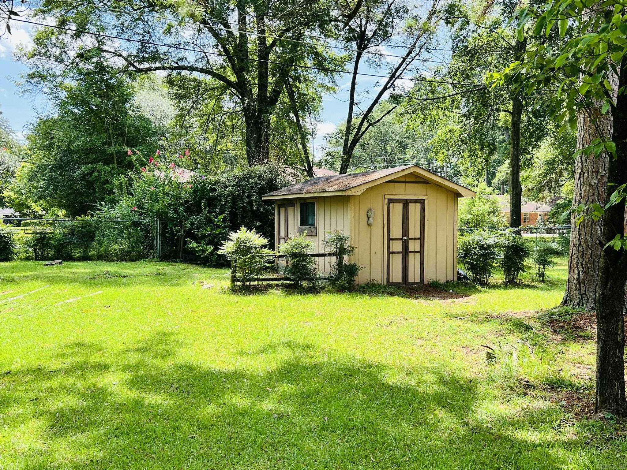 MIKE BERG LAKE - Residential