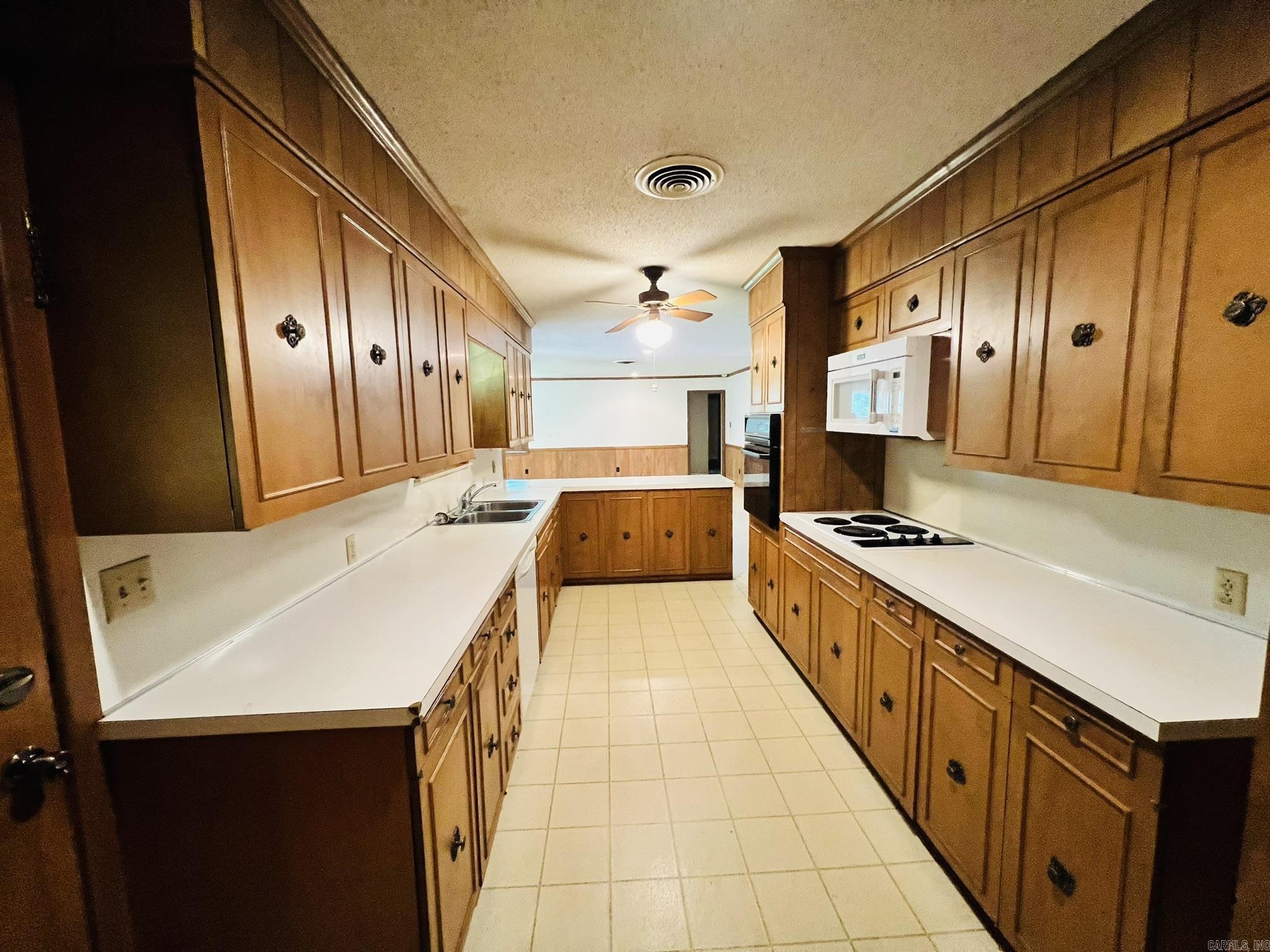 MIKE BERG LAKE - Residential