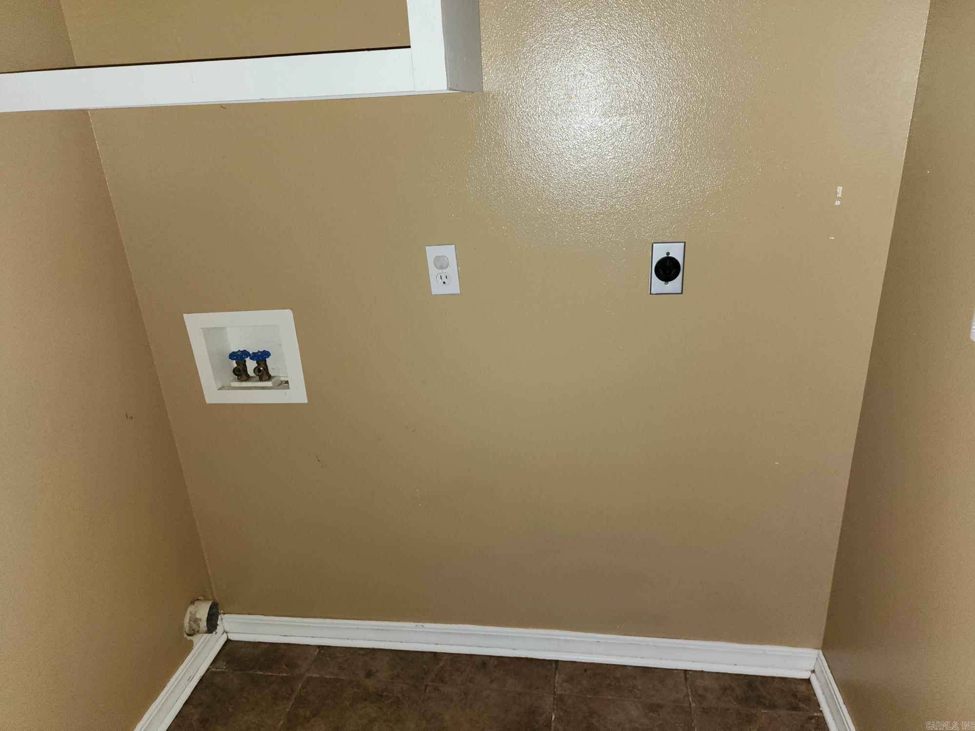 FIELDS FARM - Residential