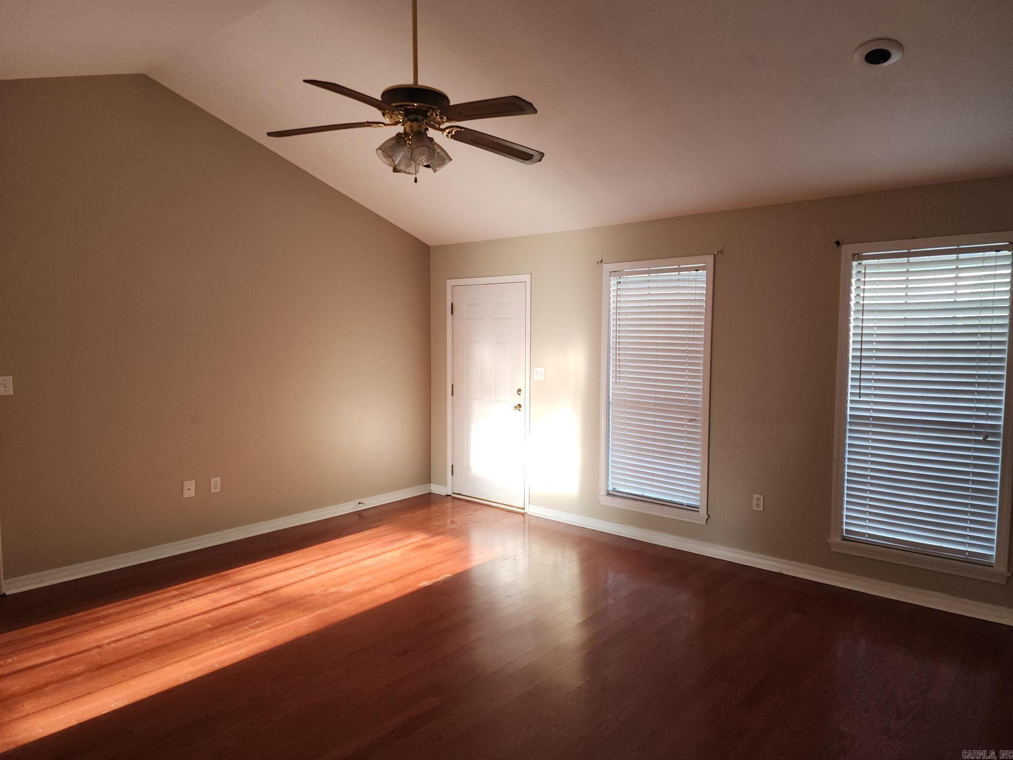 FIELDS FARM - Residential