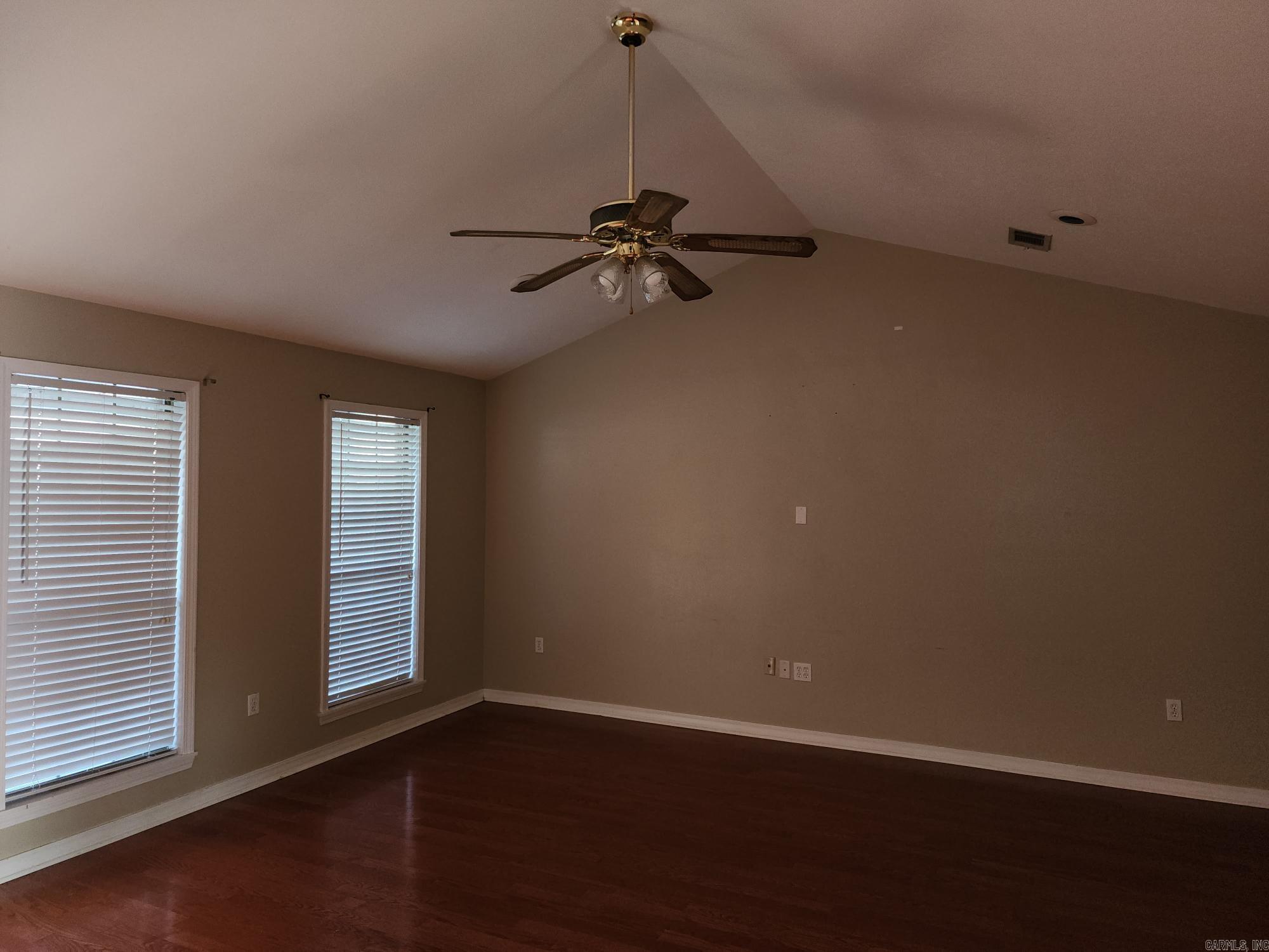 FIELDS FARM - Residential