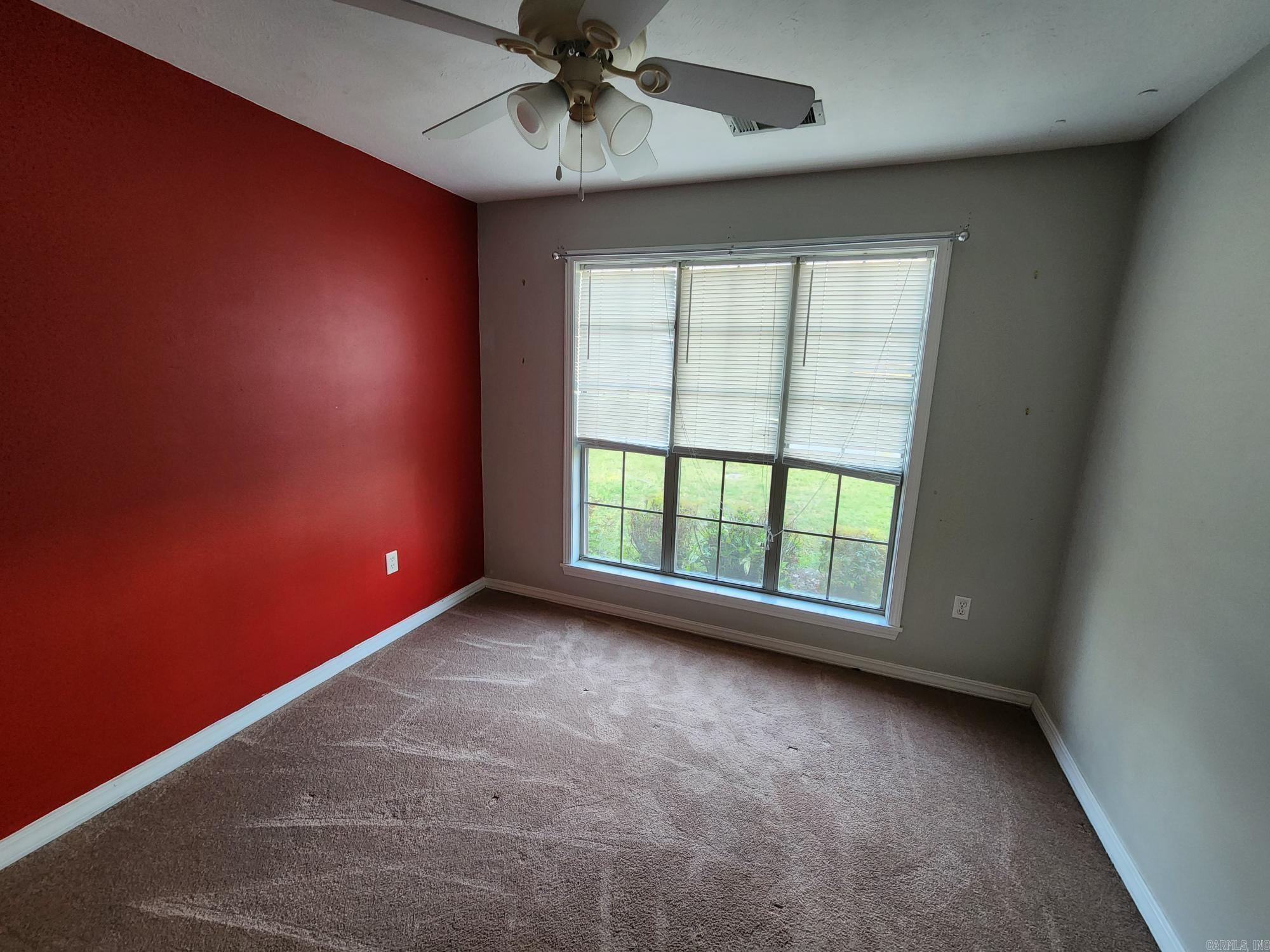 FIELDS FARM - Residential