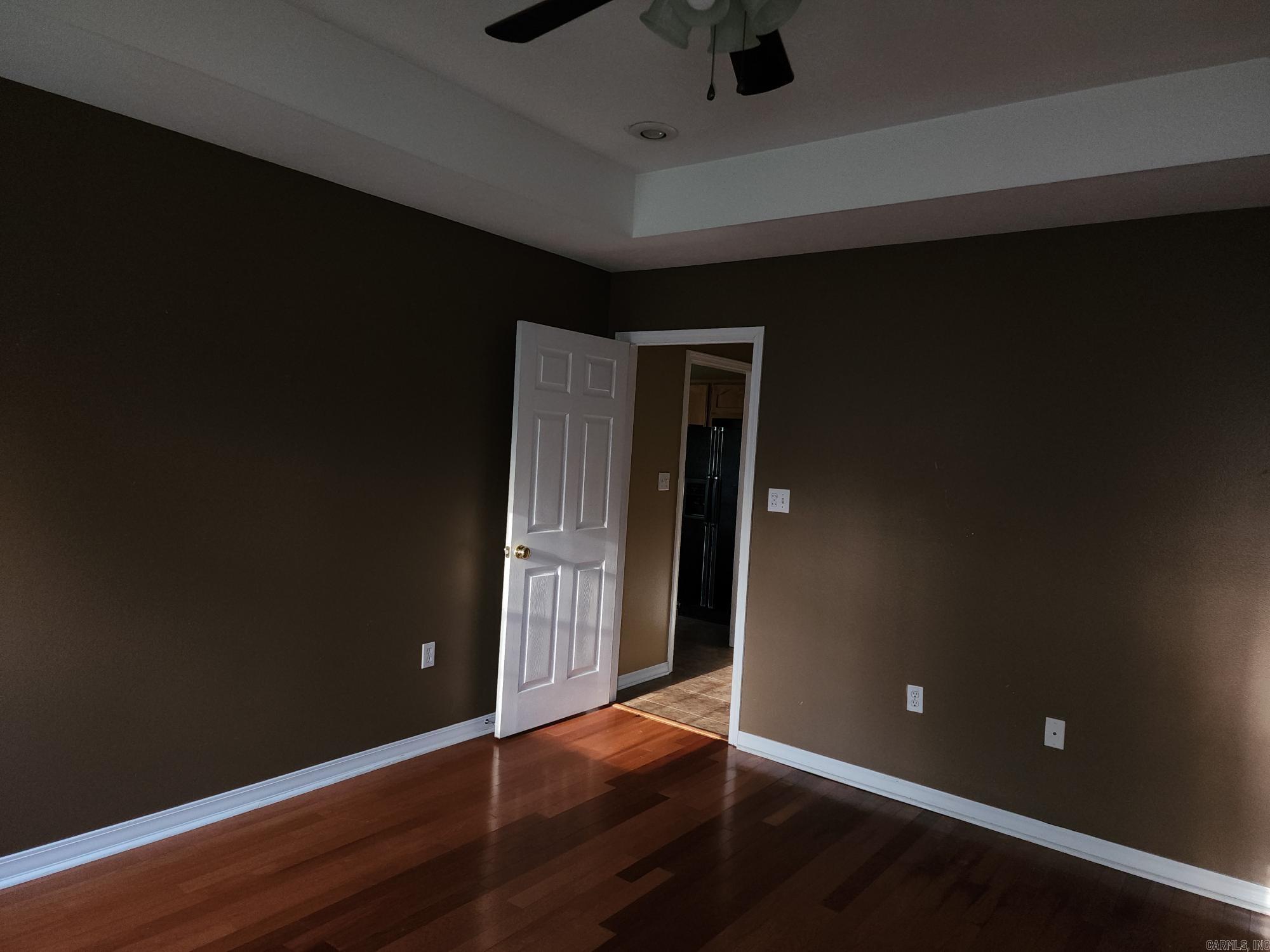 FIELDS FARM - Residential