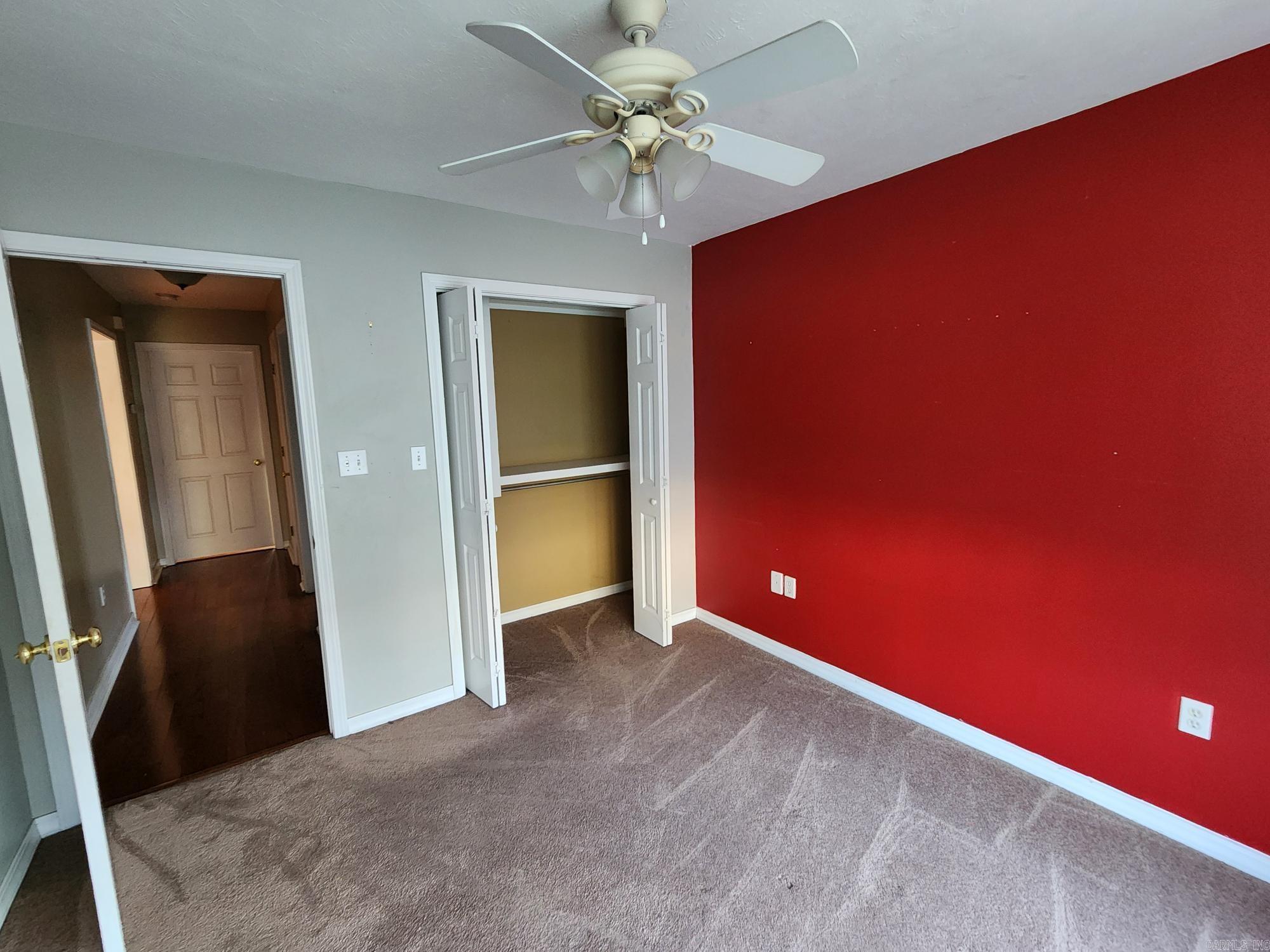 FIELDS FARM - Residential