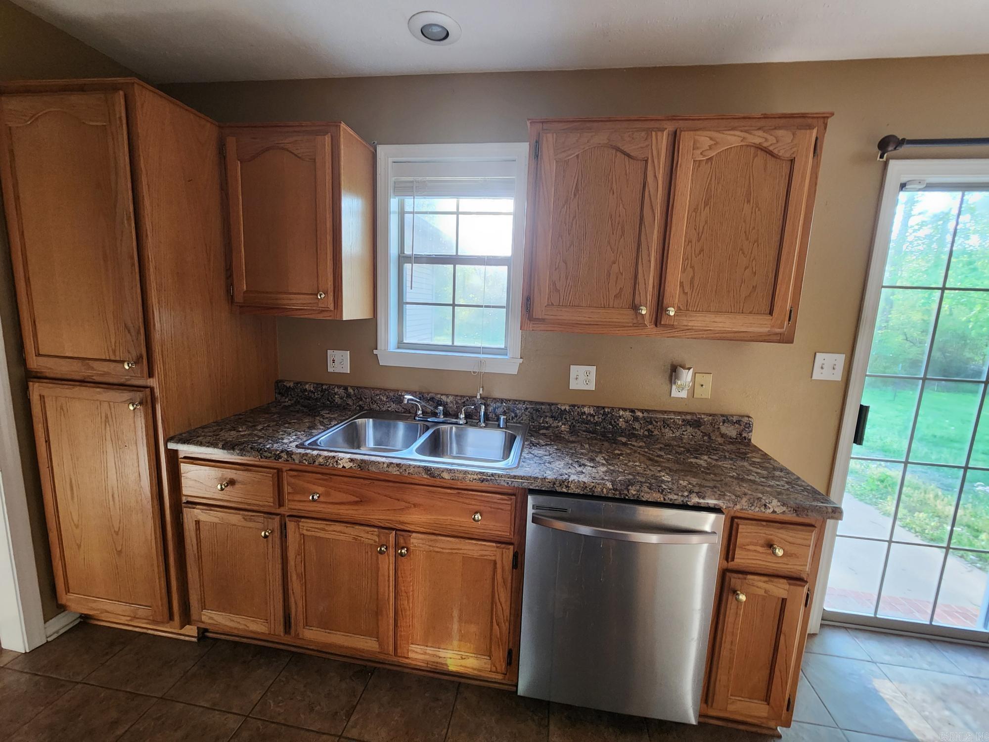 FIELDS FARM - Residential