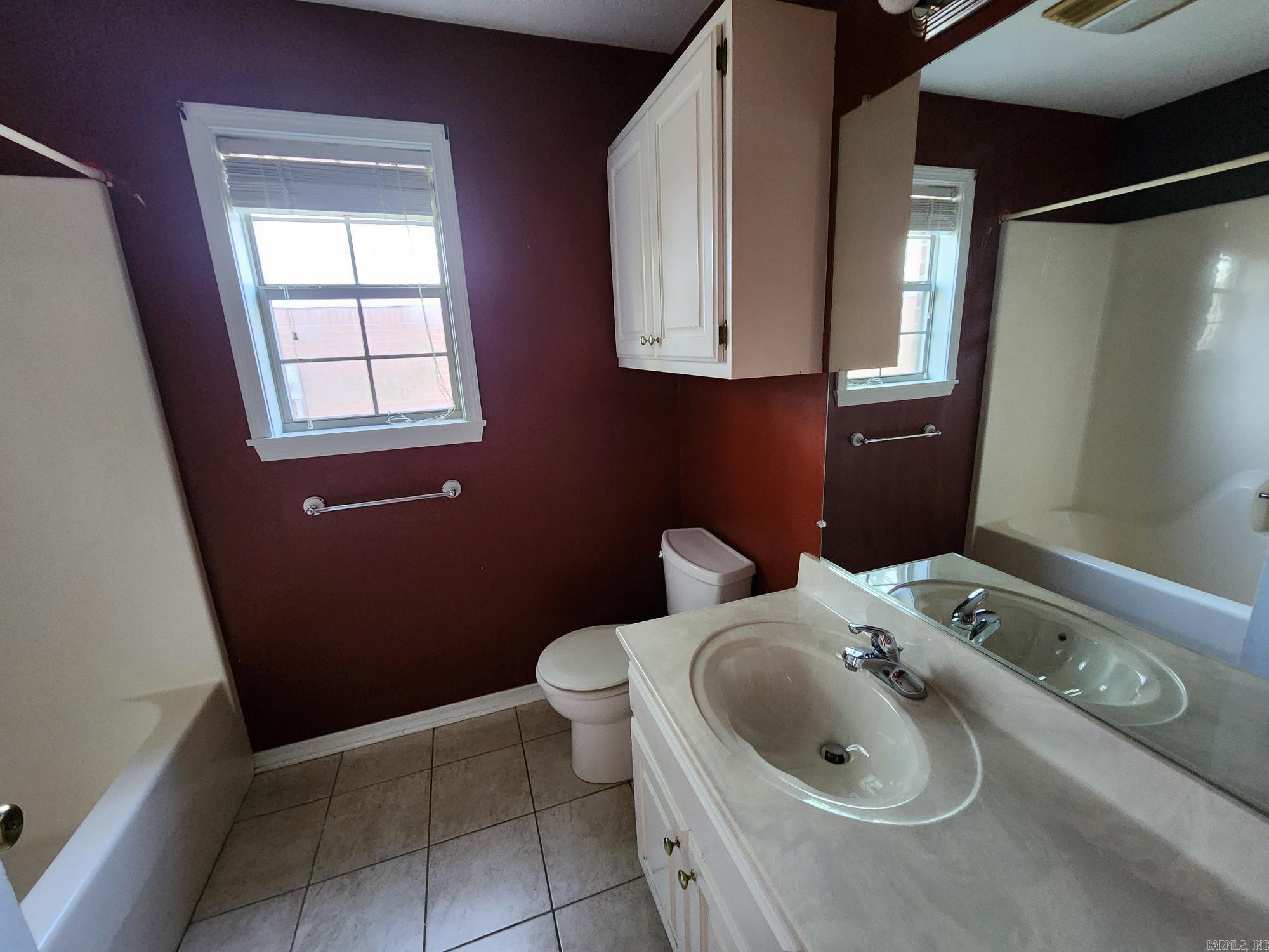 FIELDS FARM - Residential