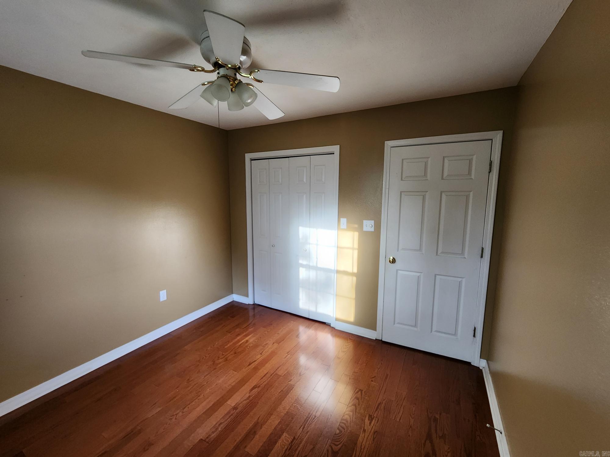 FIELDS FARM - Residential