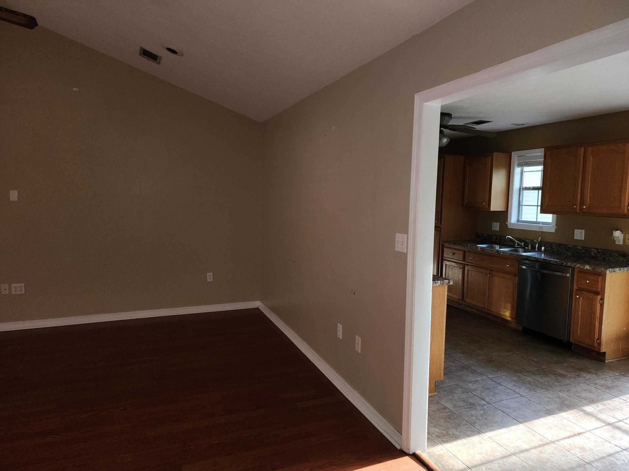 FIELDS FARM - Residential