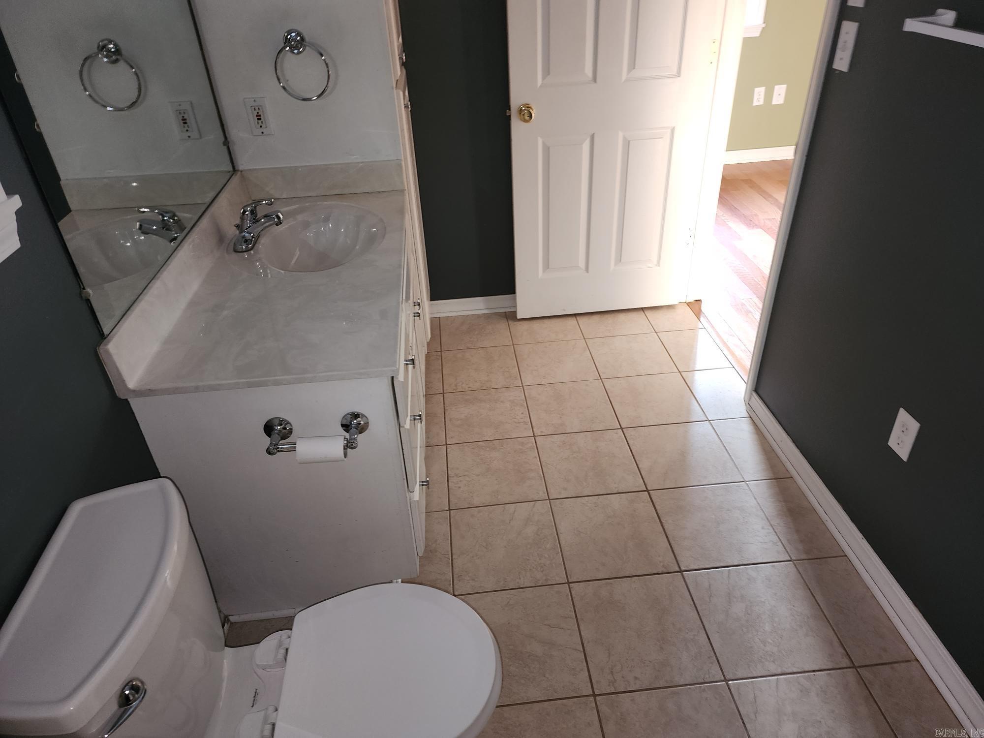 FIELDS FARM - Residential