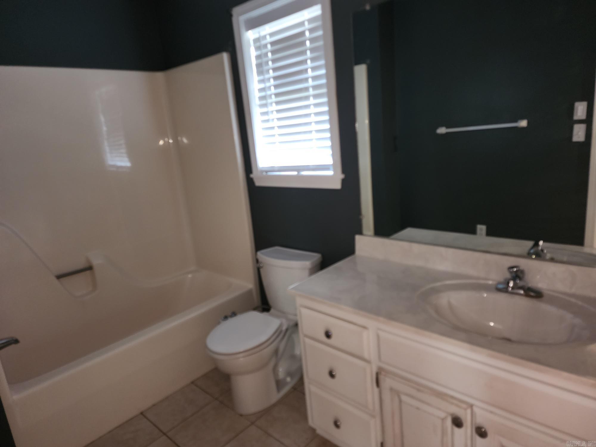 FIELDS FARM - Residential