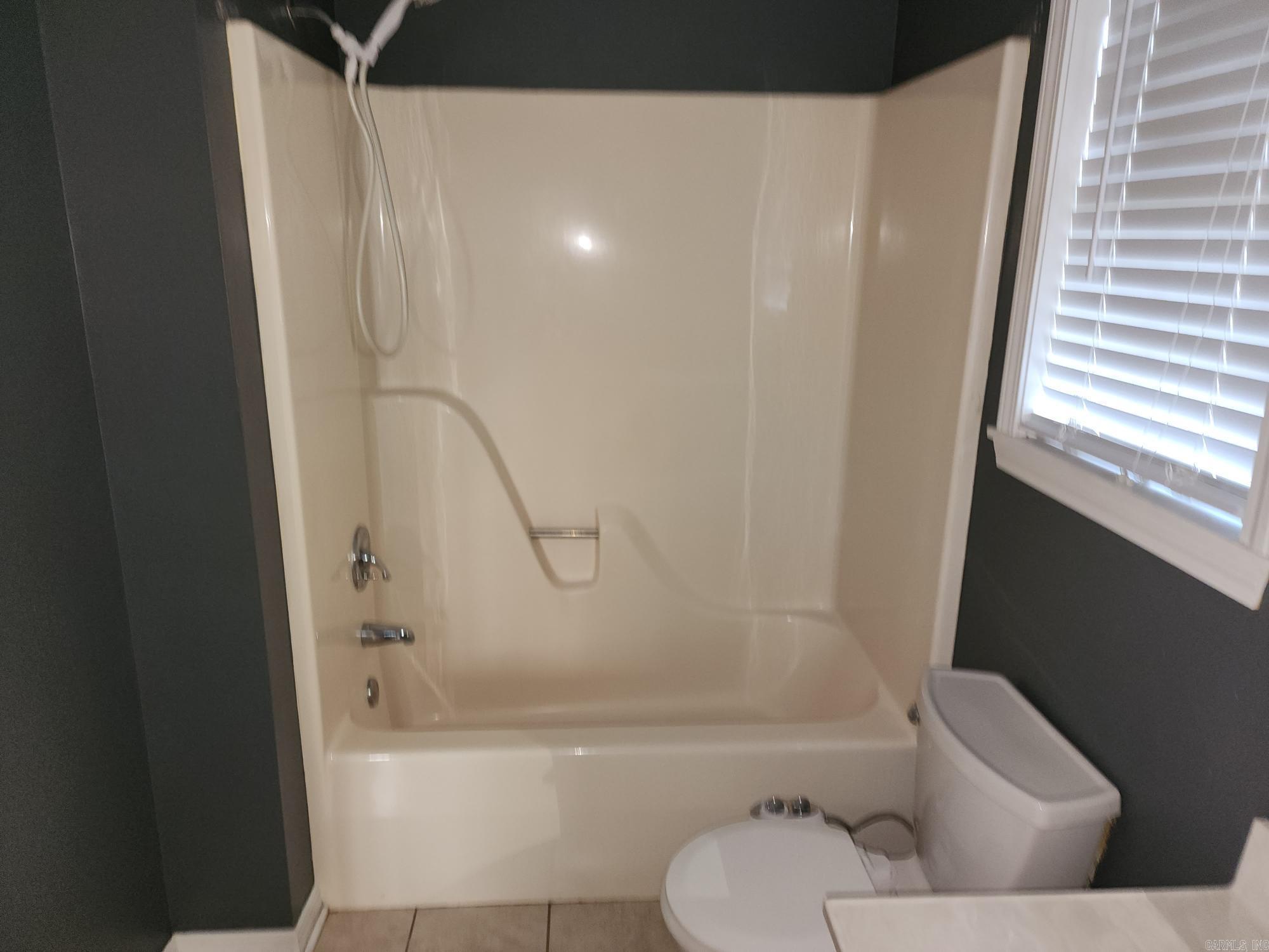 FIELDS FARM - Residential