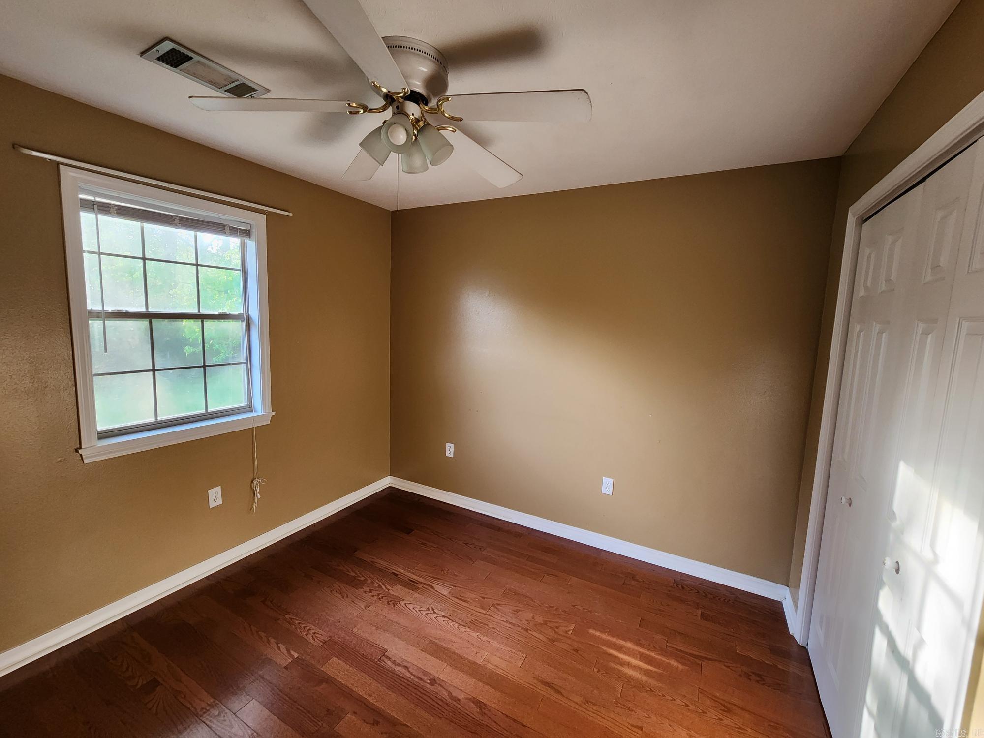 FIELDS FARM - Residential