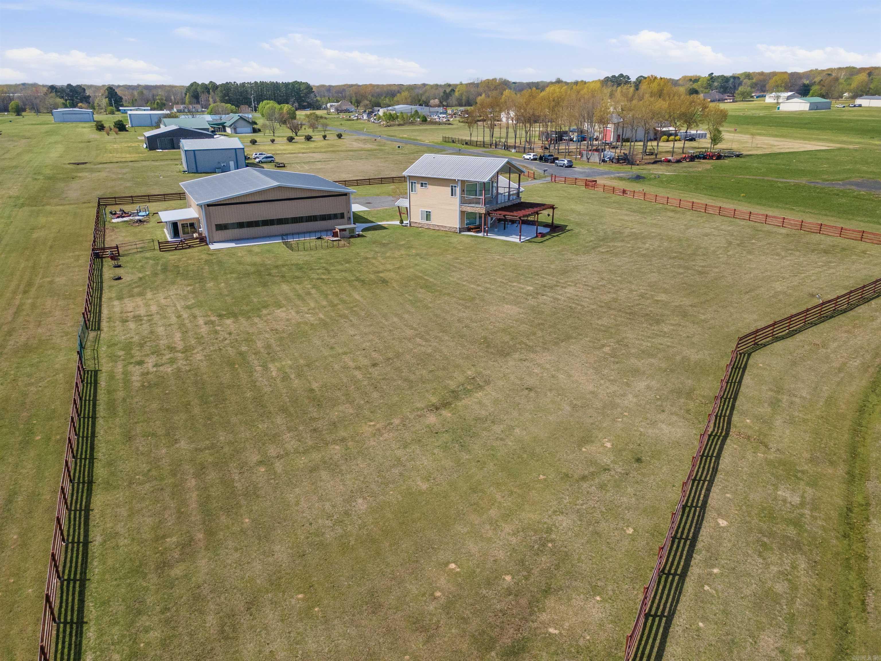 COUNTRY AIR ESTATES - Residential