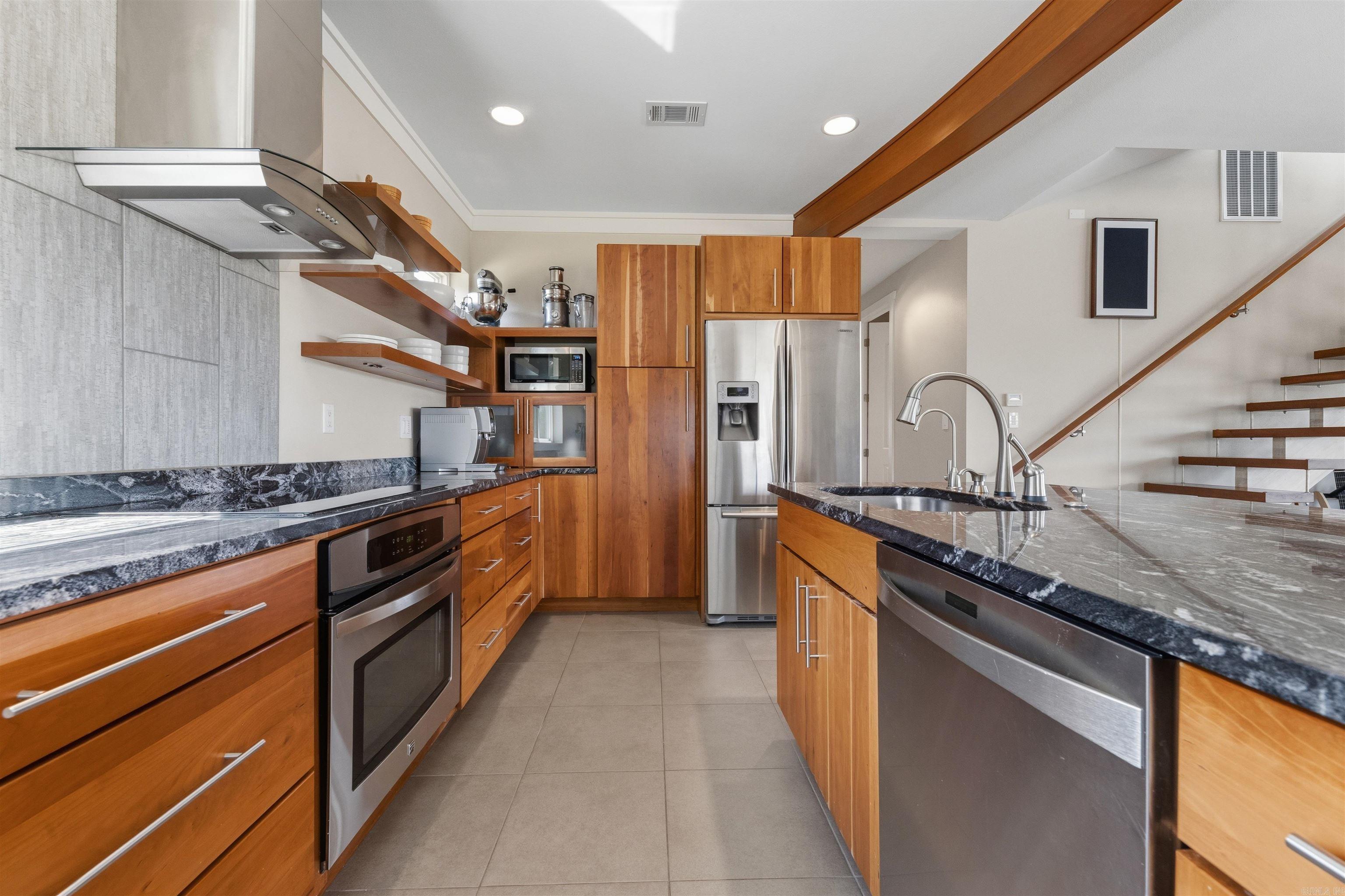 COUNTRY AIR ESTATES - Residential