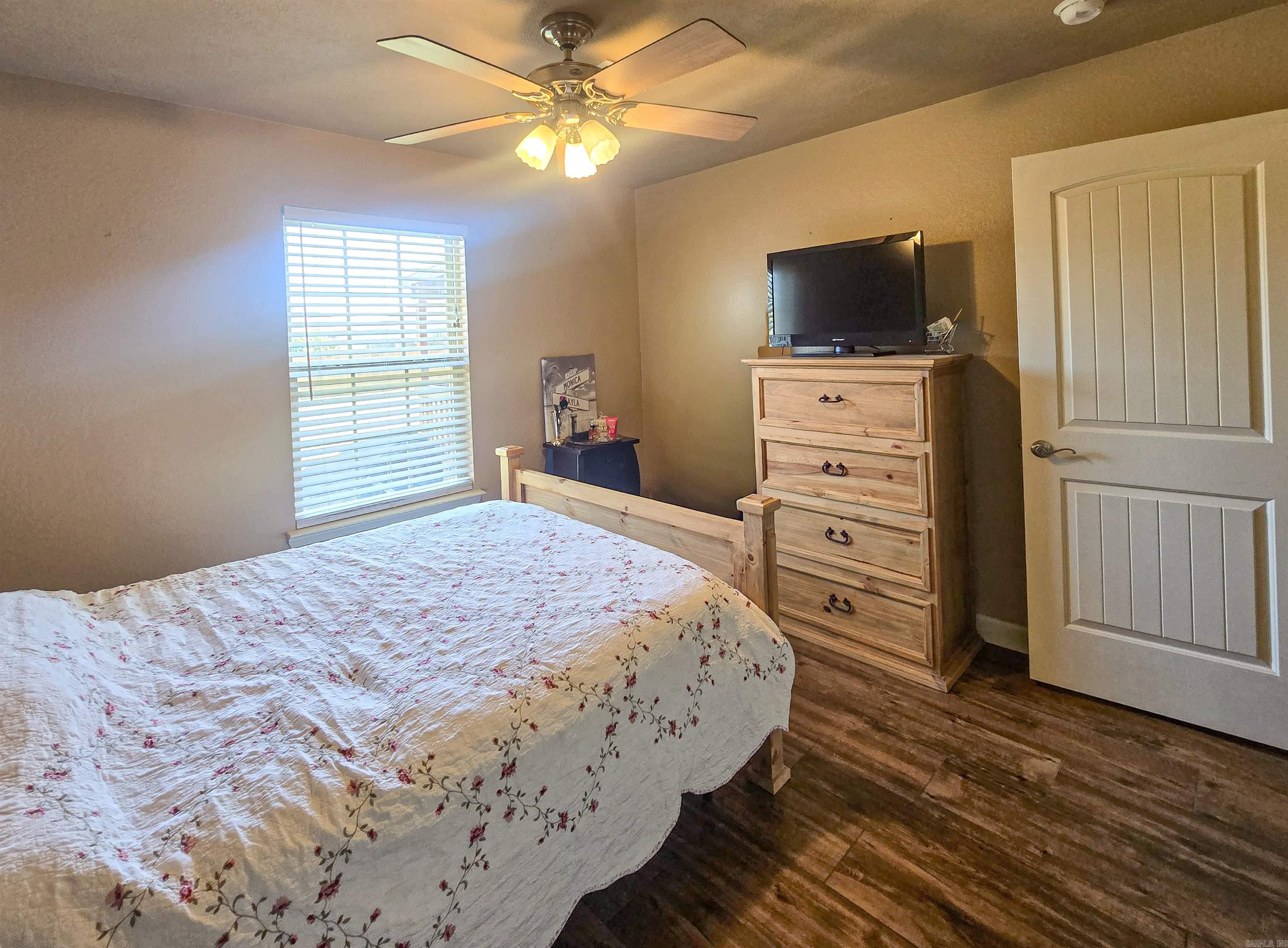 JEWELS ESTATES - Residential