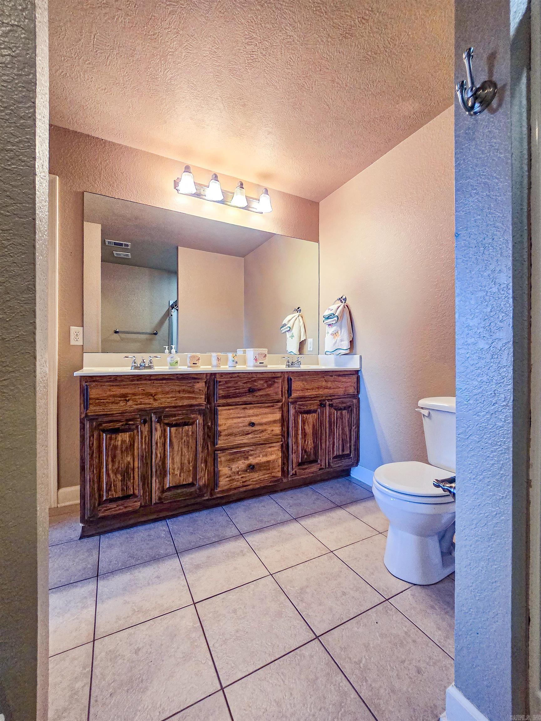 JEWELS ESTATES - Residential