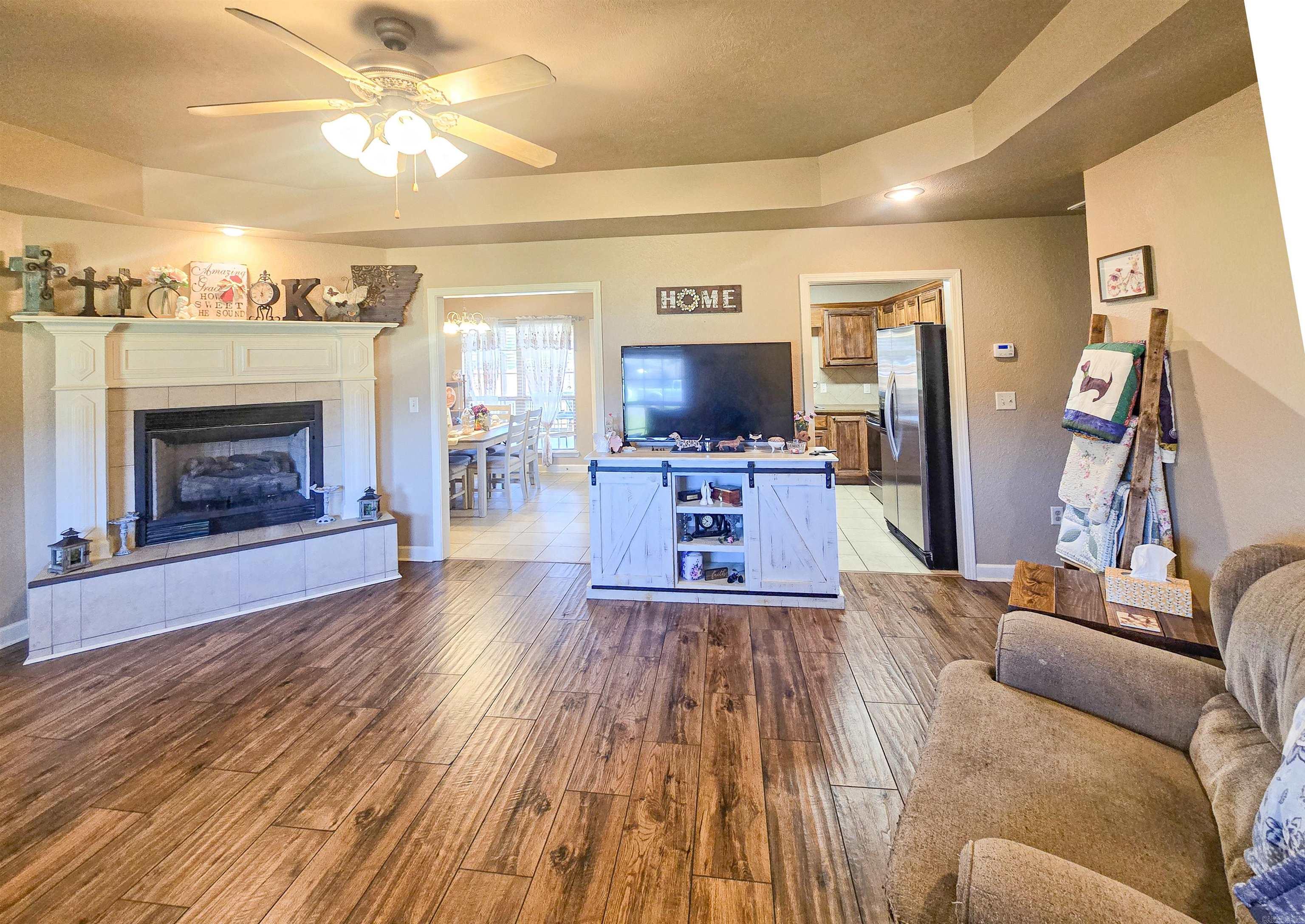 JEWELS ESTATES - Residential