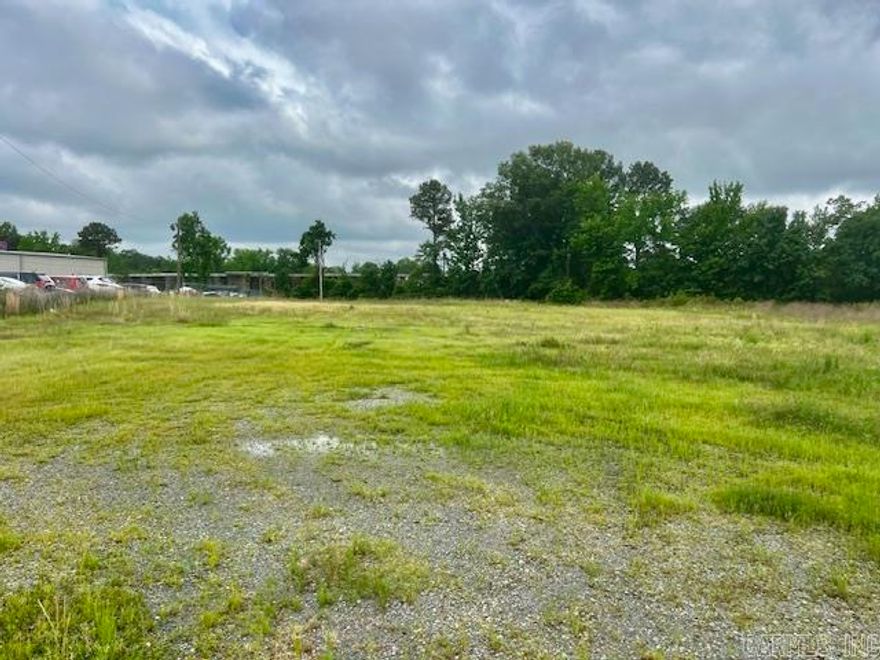 A prime commercial property is now available with unbeatable visibility and access—located directly on Interstate 67/167. This flat, build-ready site is fully equipped with **all utilities on location**, making it ideal for immediate development.  In addition to its high-traffic location, the 3.5 acre property includes an **electronic billboard** that generates **$800 per month** in passive income. With **86 months remaining** on the current contract, this amounts to a total of **$68,800 in future income**, providing a valuable offset to ownership or development costs.  This 3.5 acre location offers exceptional potential for retail, office, or service-oriented businesses seeking maximum exposure. High traffic counts, immediate accessibility, and built-in revenue make this a rare and attractive investment opportunity.