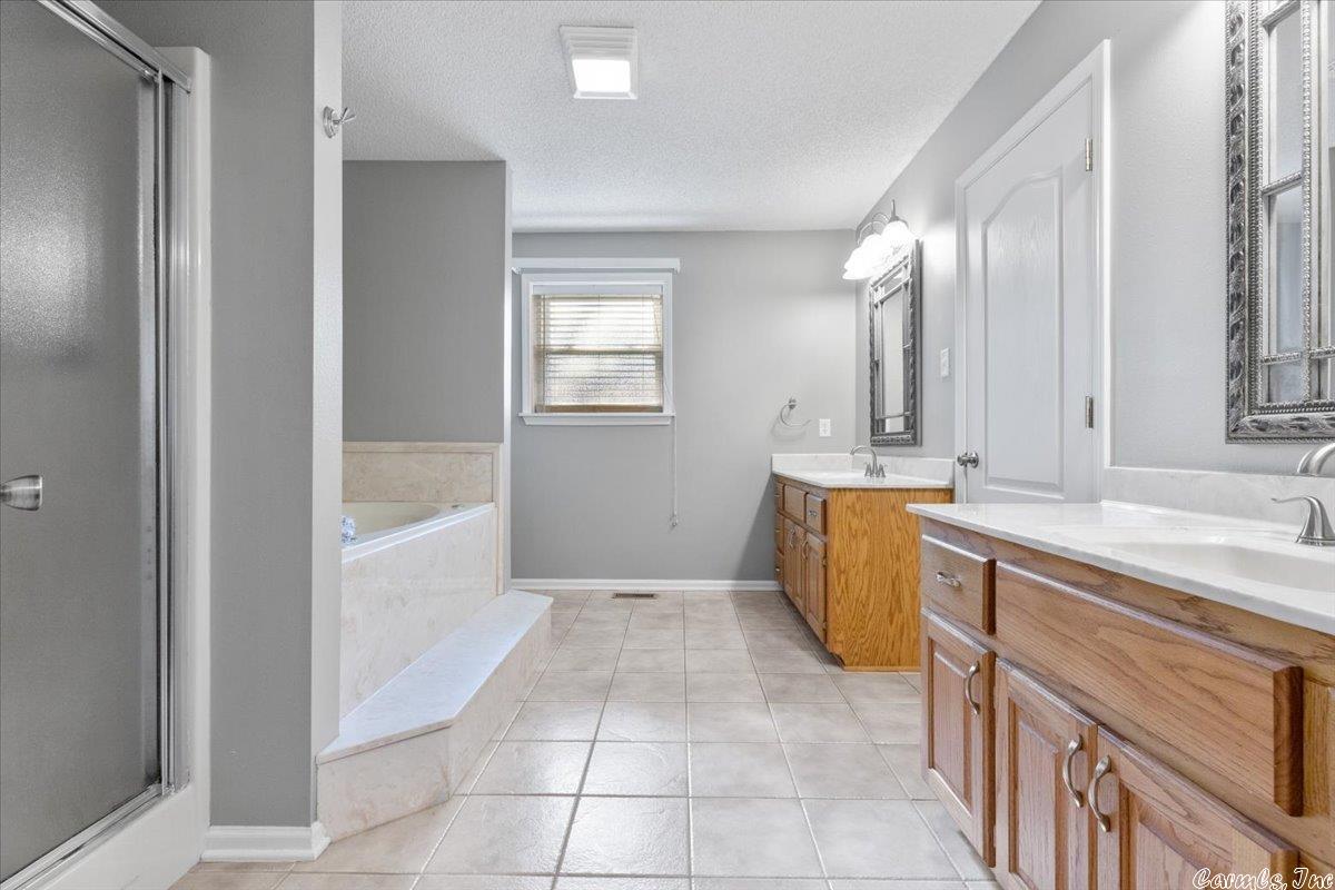 DEER VALLEY ESTATES - Residential