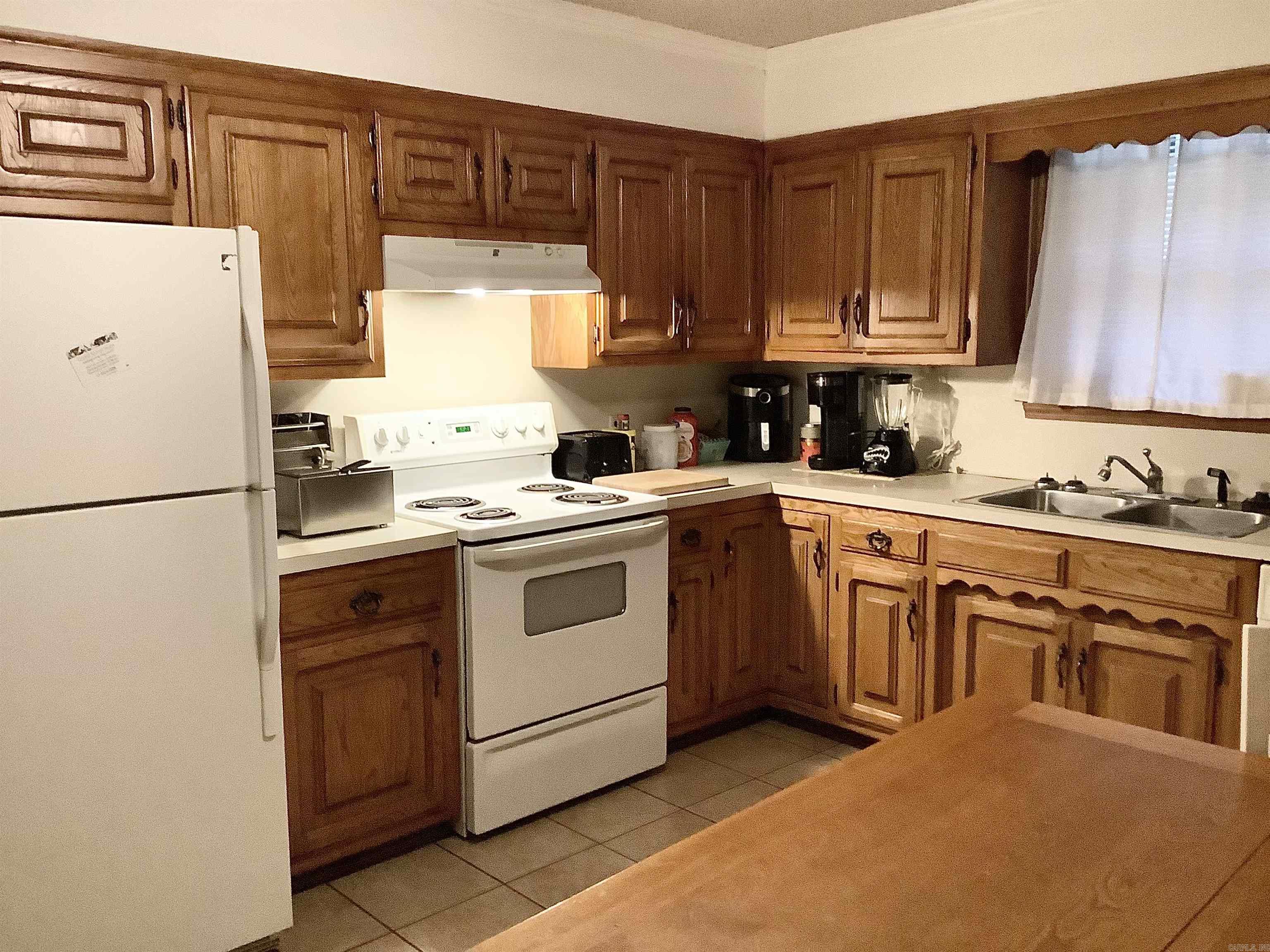WOODRIDGE ESTATES ADDN - Residential